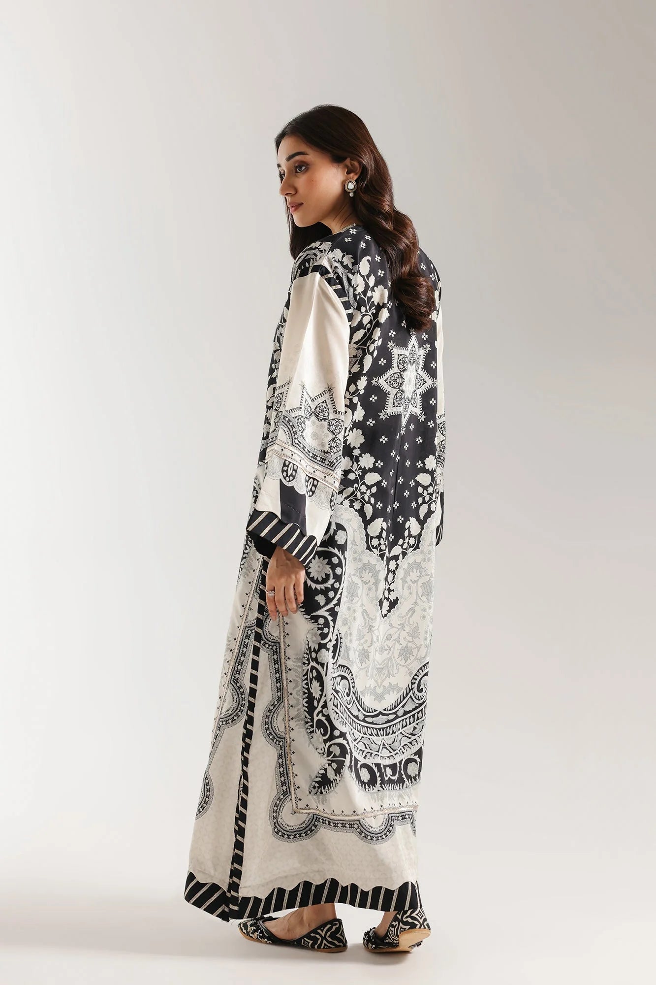 EMBROIDERED KAFTAN (E4203/103/902)