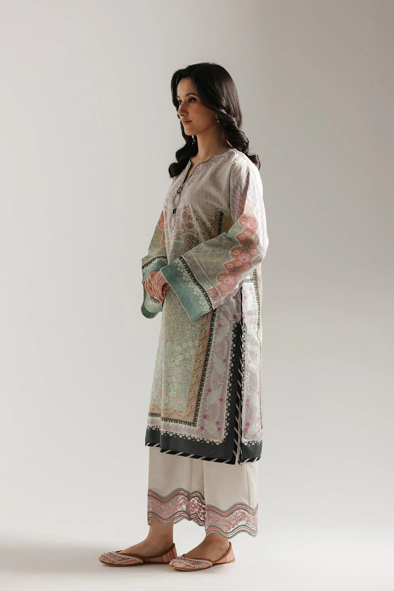 EMBROIDERED SUIT (E4205/103/514)