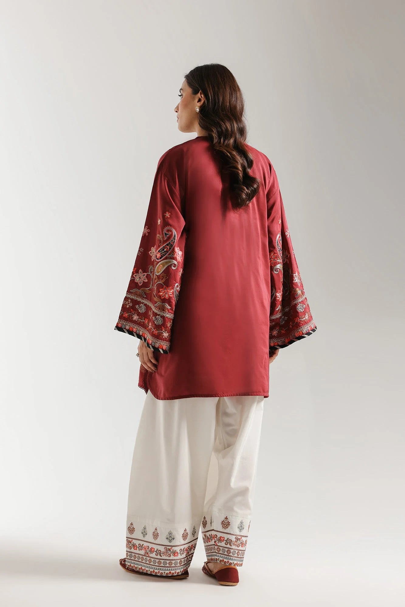 EMBROIDERED SUIT (E4209/103/415)