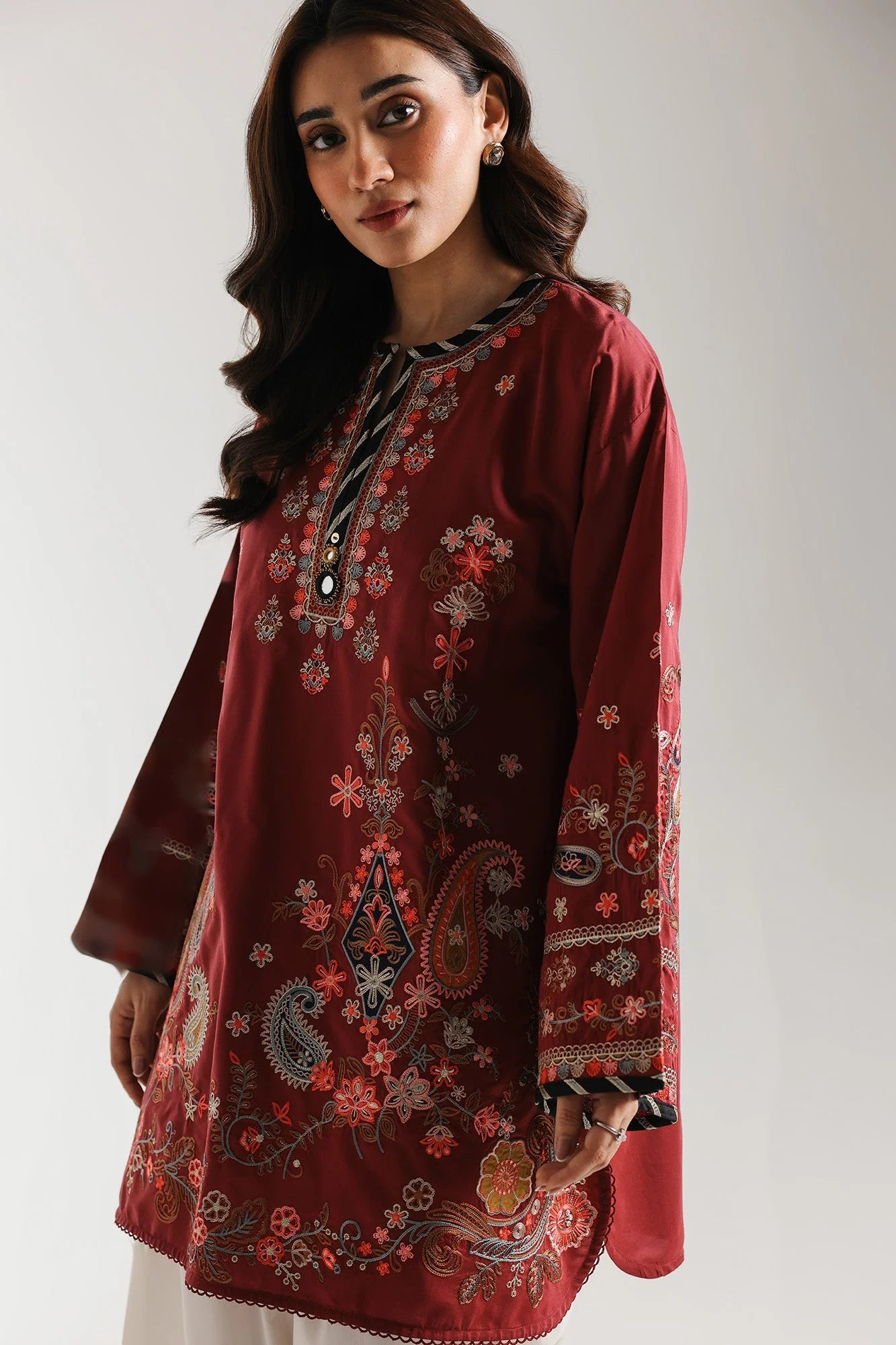 EMBROIDERED SUIT (E4209/103/415)