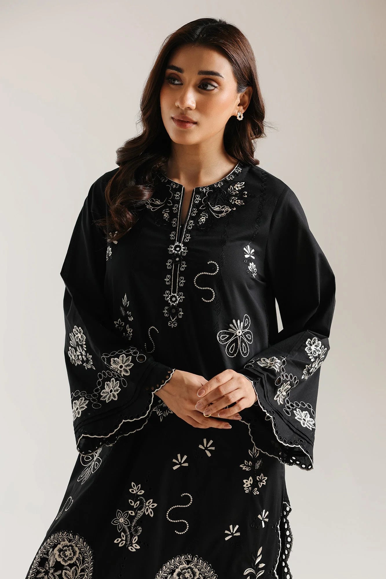 EMBROIDERED SUIT (E4213/103/902)