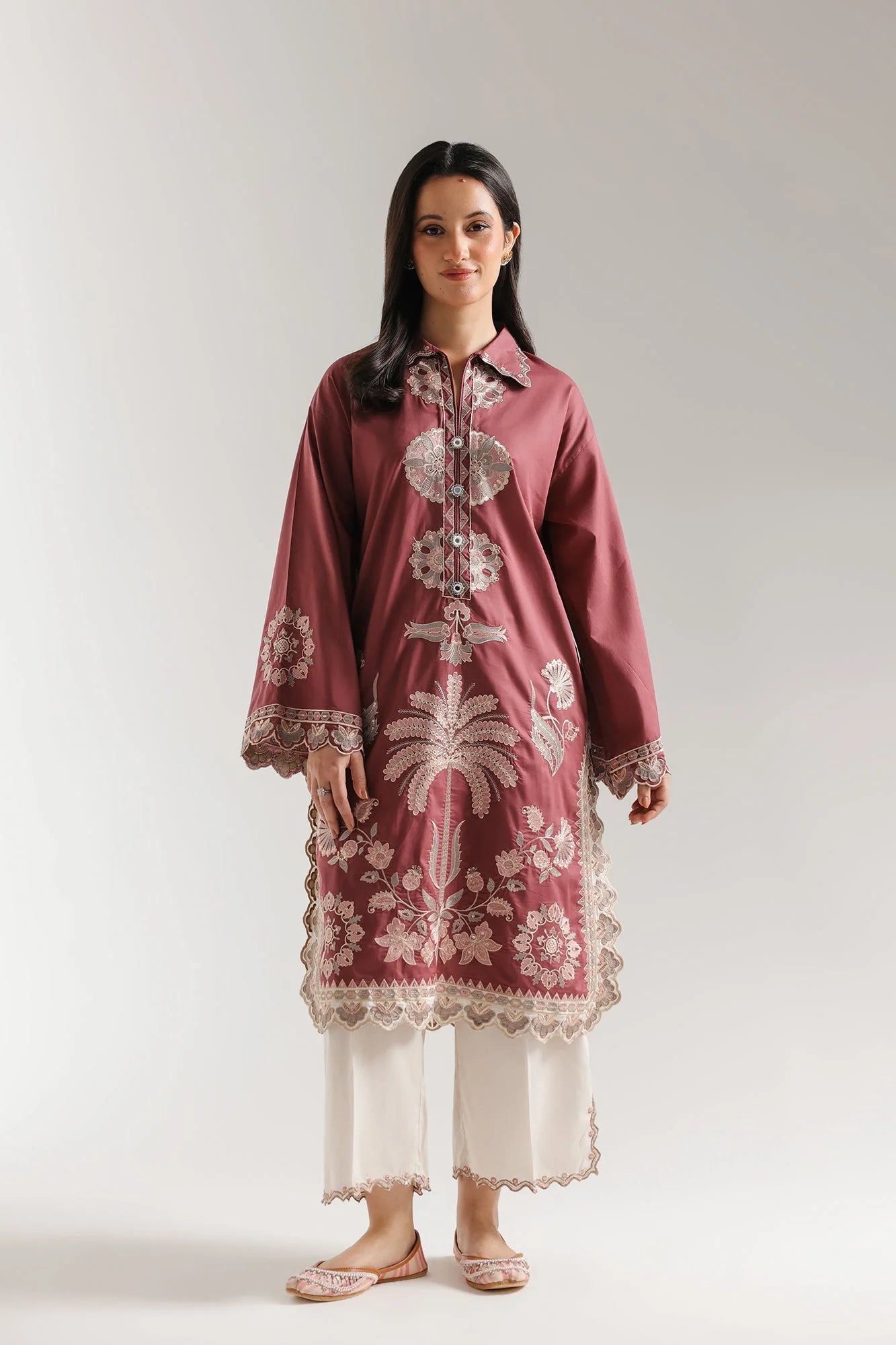 EMBROIDERED SUIT (E4217/103/305)