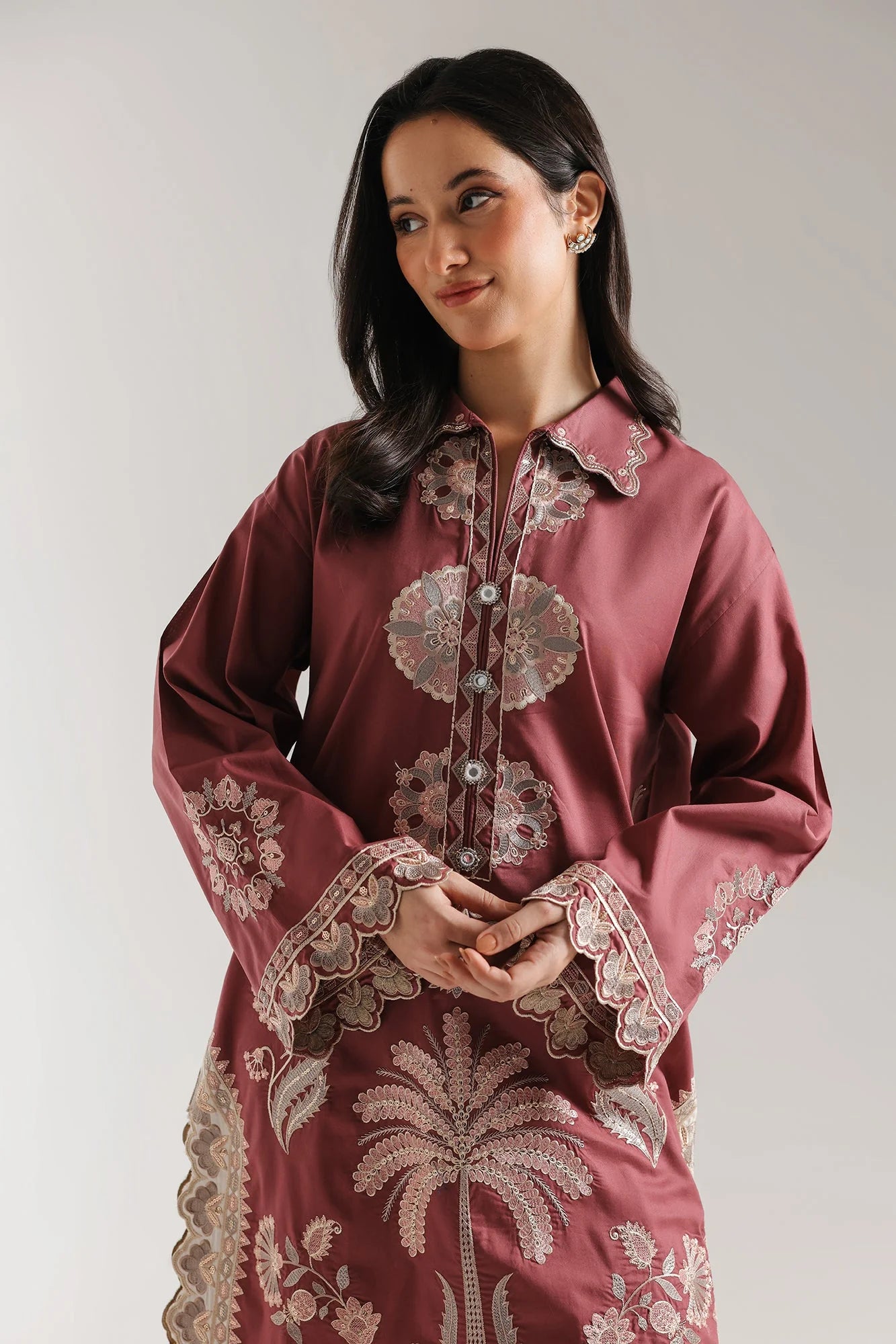 EMBROIDERED SUIT (E4217/103/305)