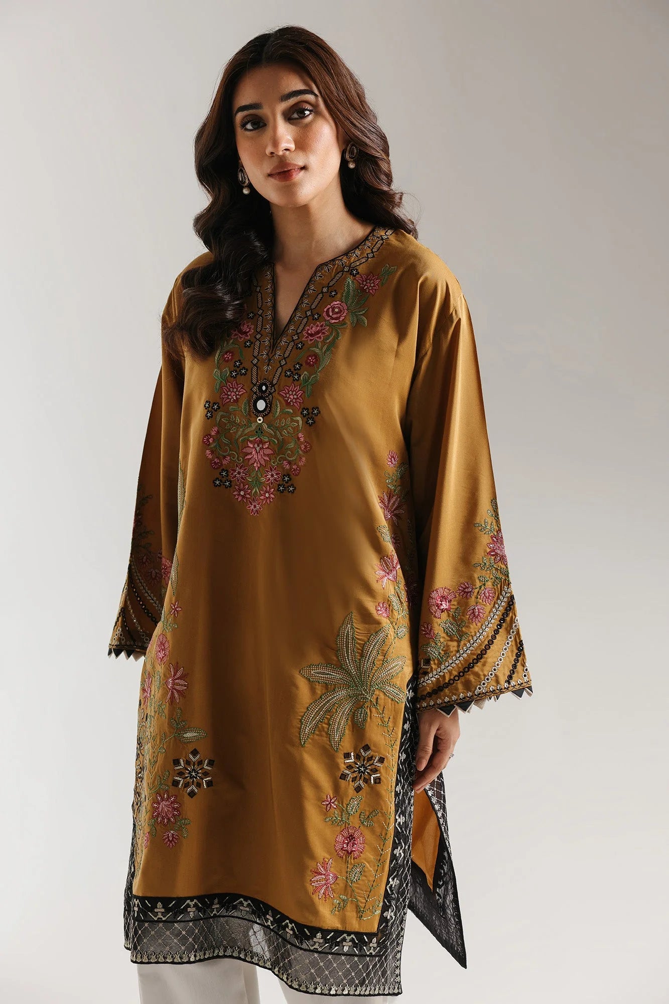 EMBROIDERED SUIT (E4220/103/217)