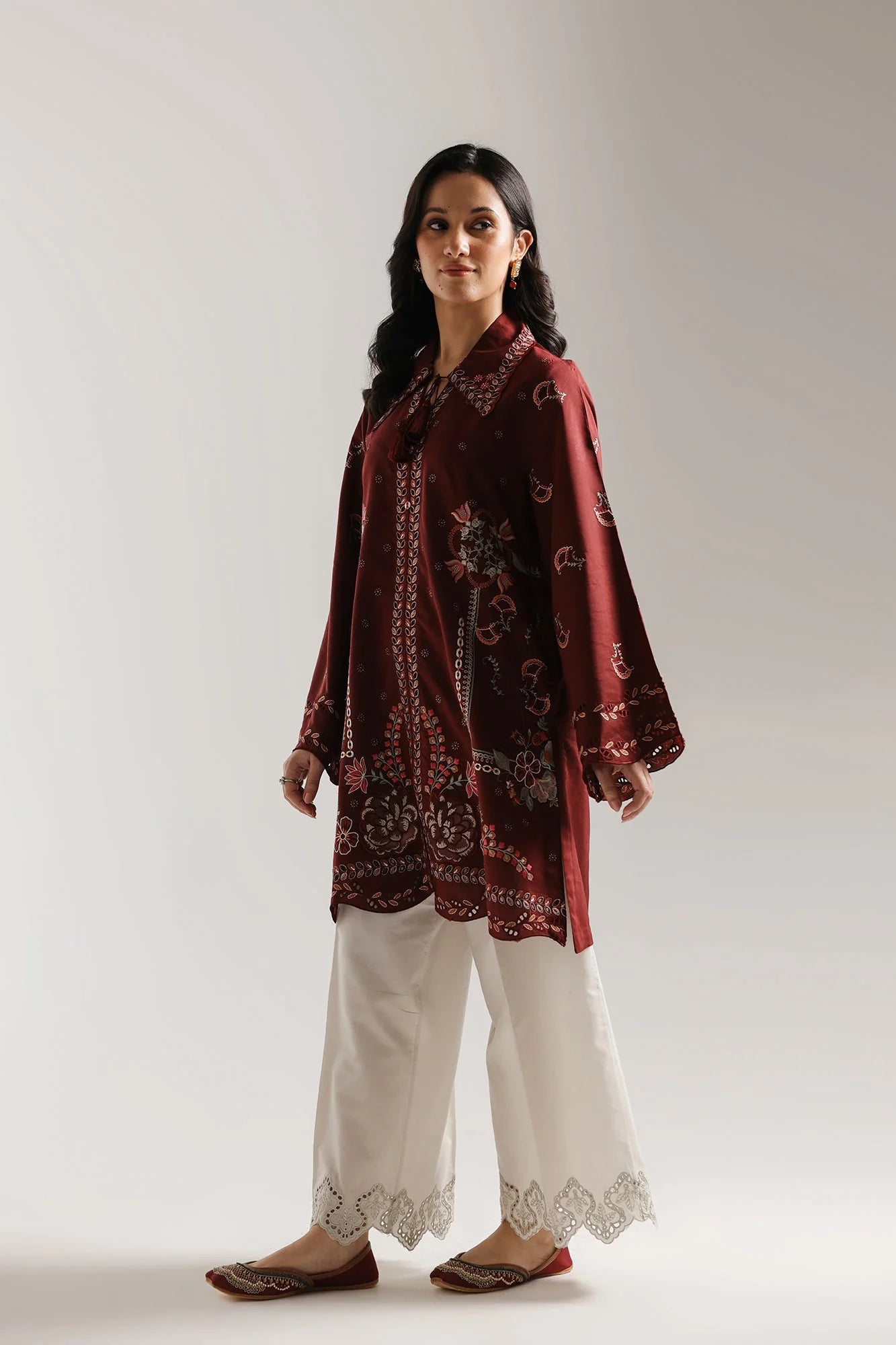 EMBROIDERED SUIT (E4223/103/303)