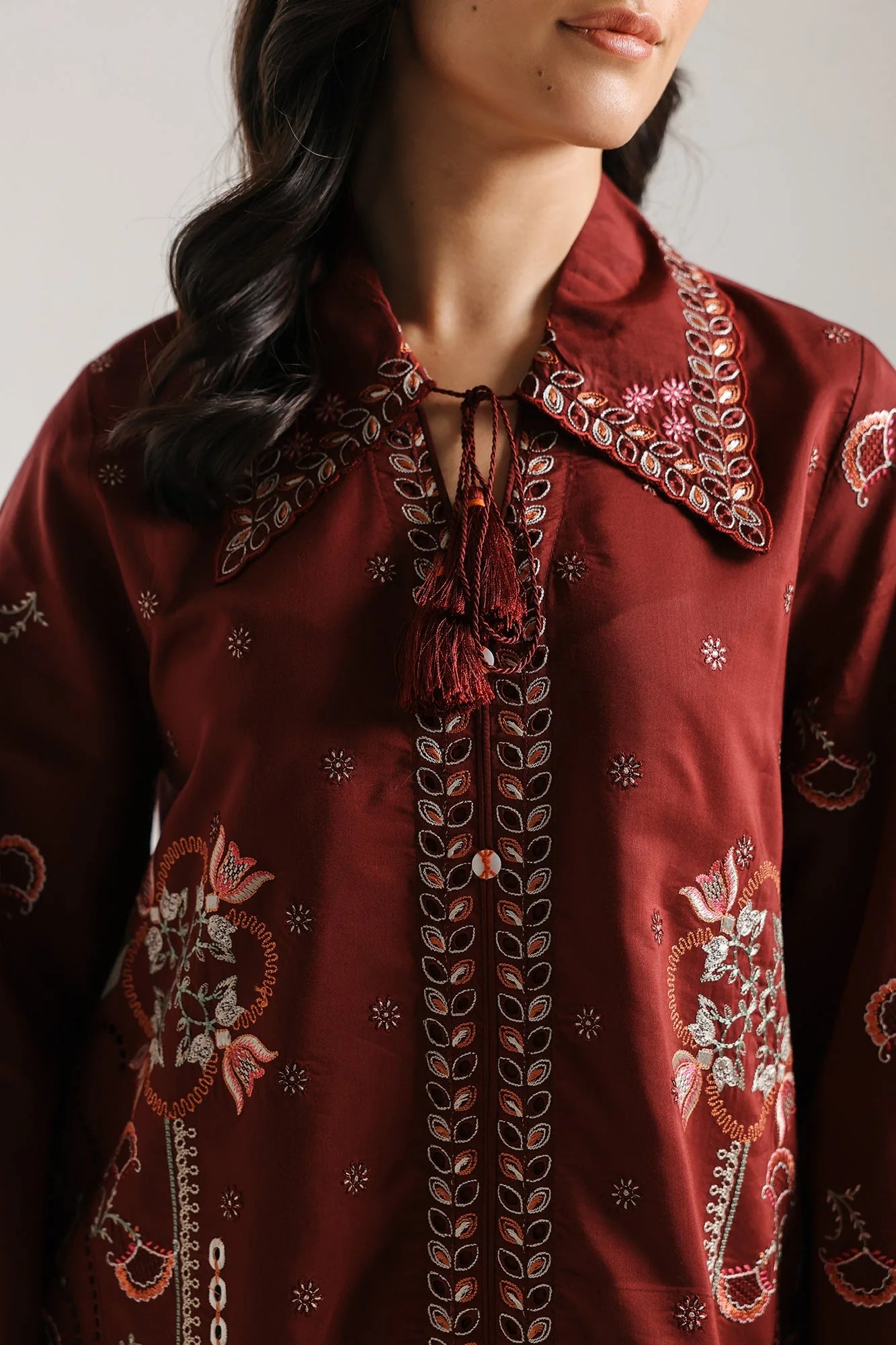 EMBROIDERED SUIT (E4223/103/303)