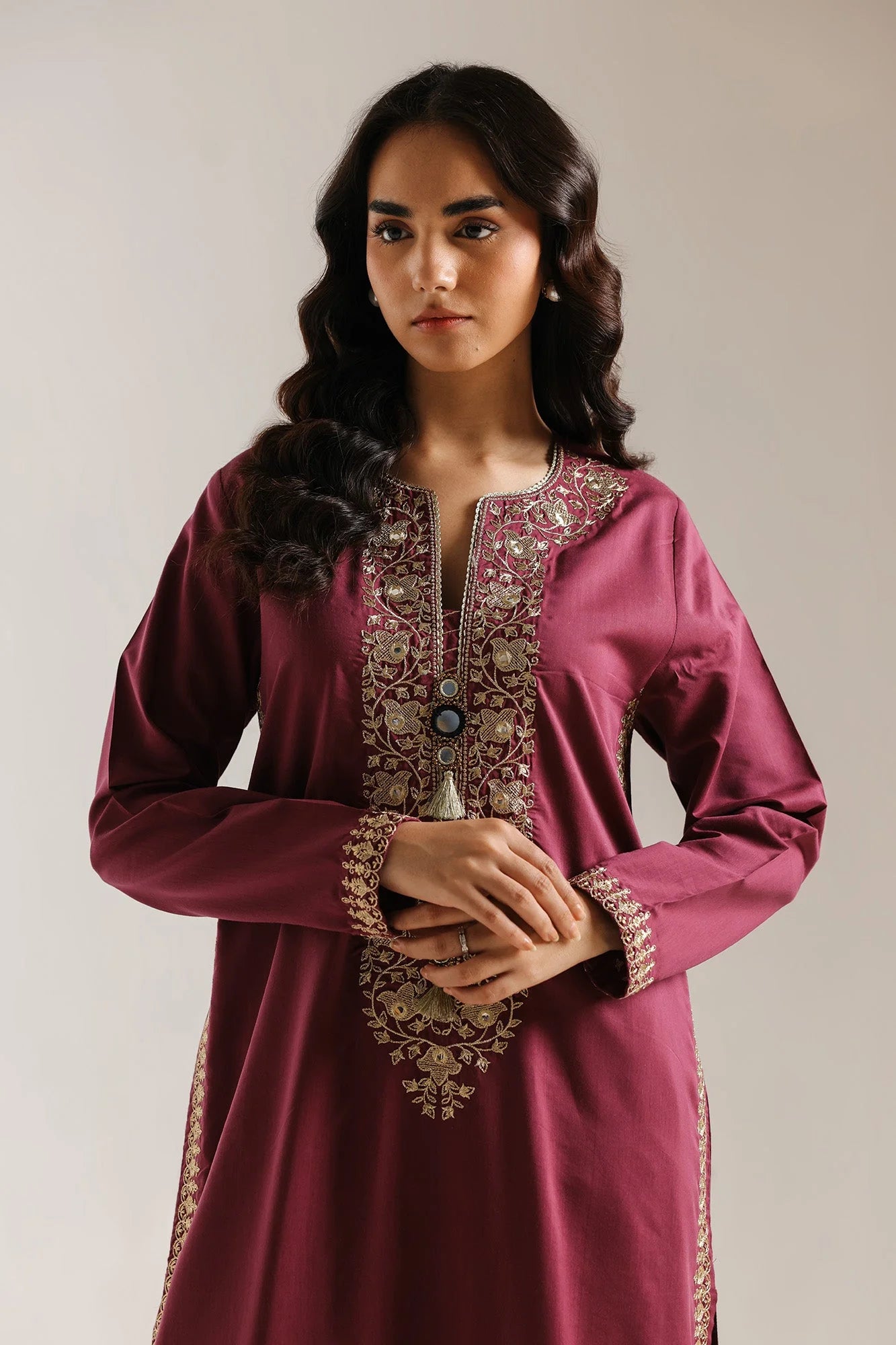 EMBROIDERED SUIT (E4224/103/402)