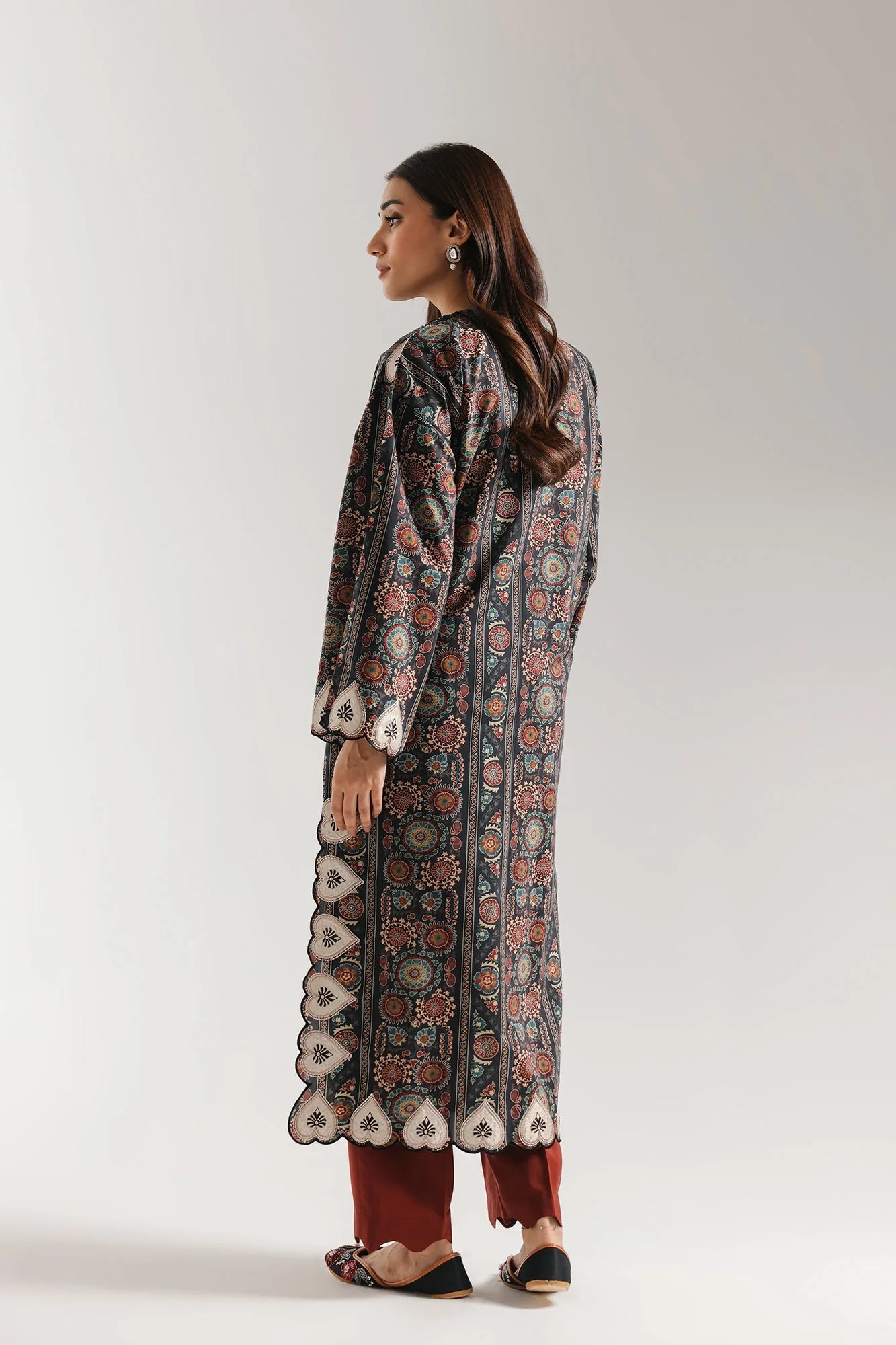EMBROIDERED SUIT (E4232/103/902)