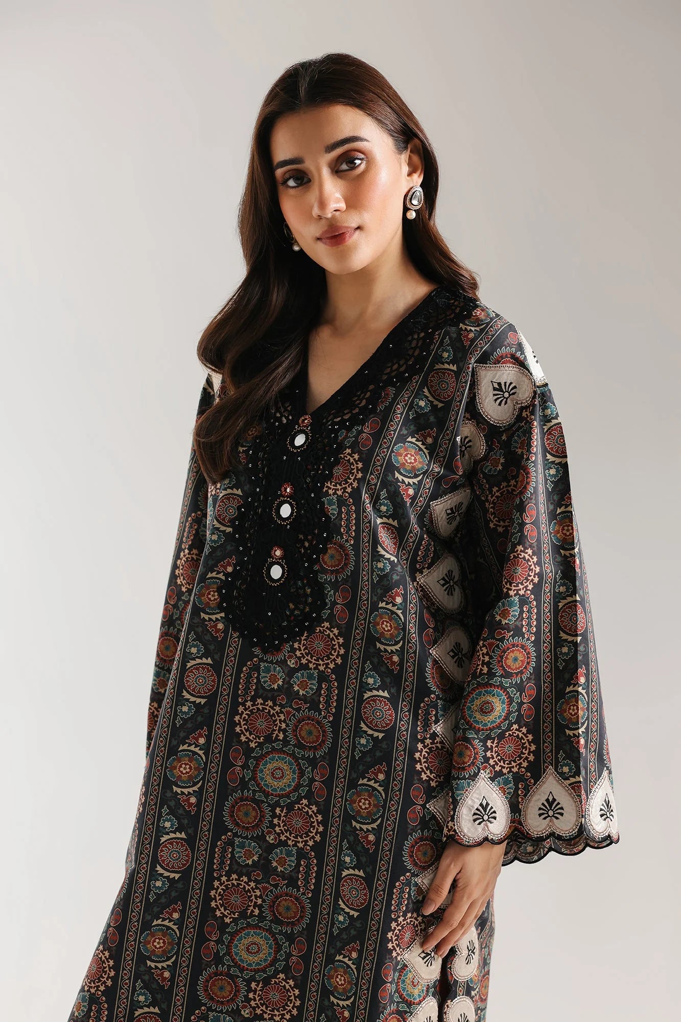 EMBROIDERED SUIT (E4232/103/902)