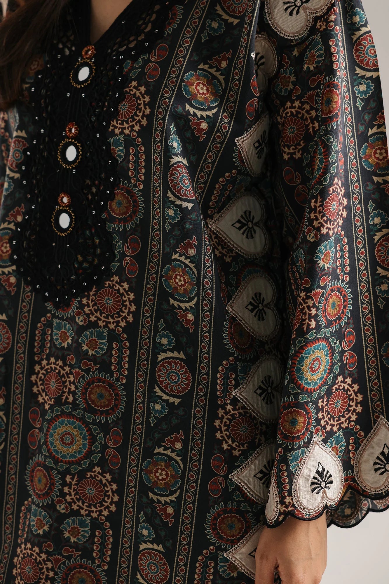 EMBROIDERED SUIT (E4232/103/902)
