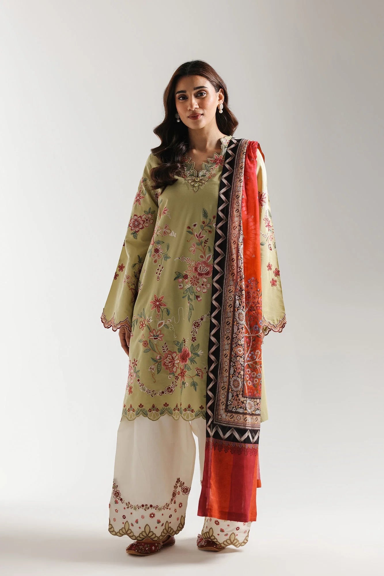 EMBROIDERED SUIT (E4238/103/127)