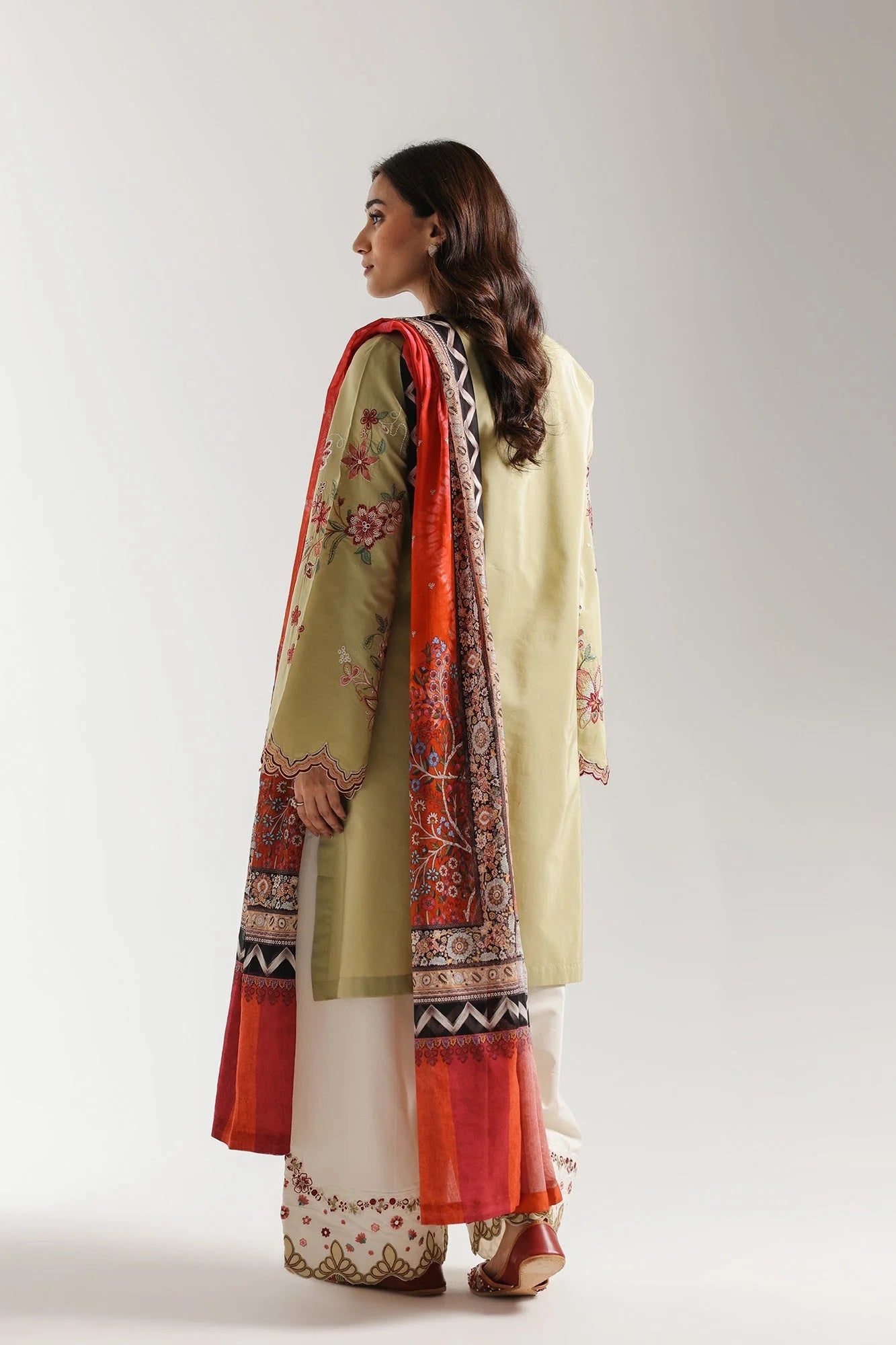 EMBROIDERED SUIT (E4238/103/127)