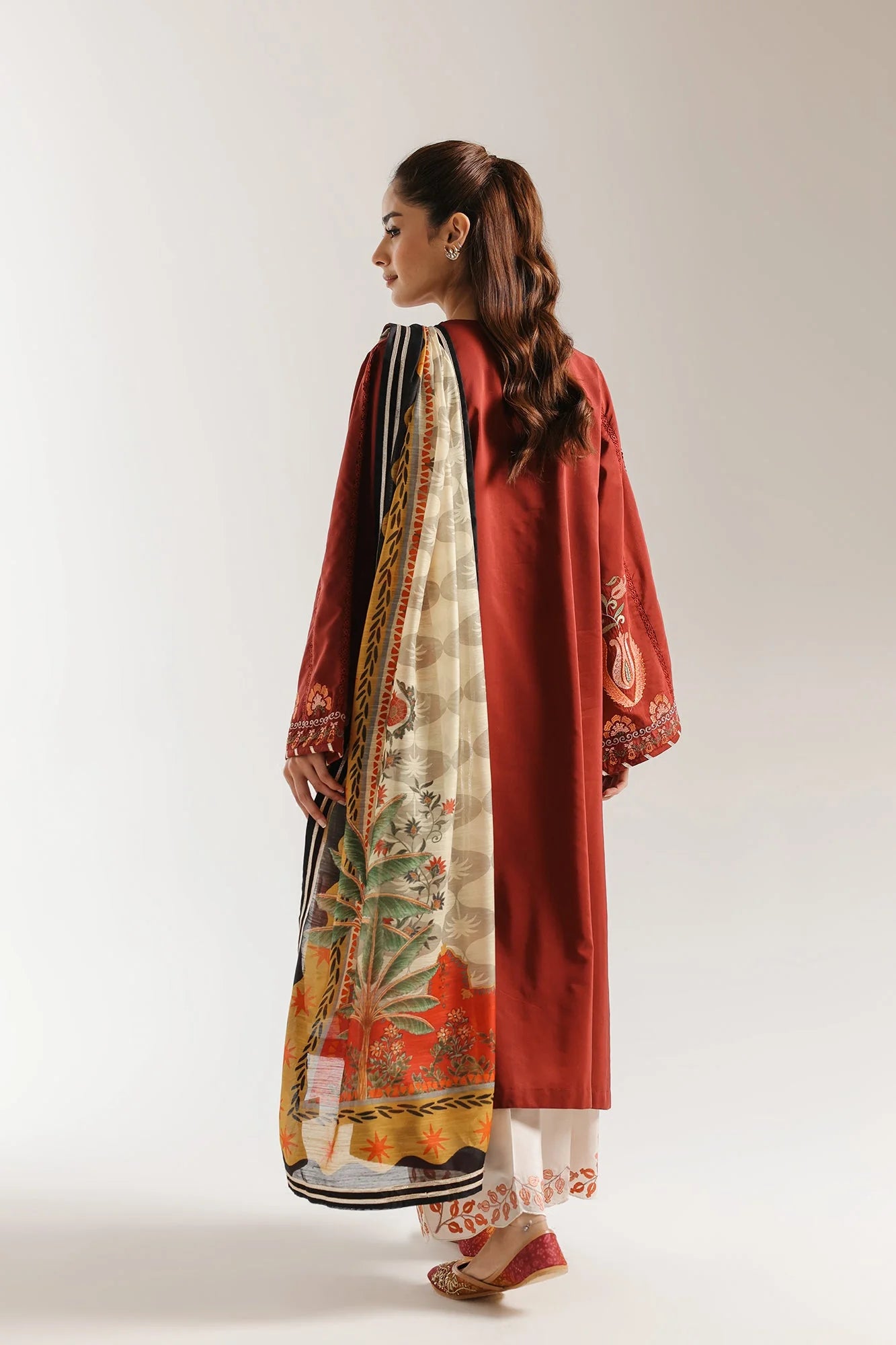 EMBROIDERED SUIT (E4241/103/305)