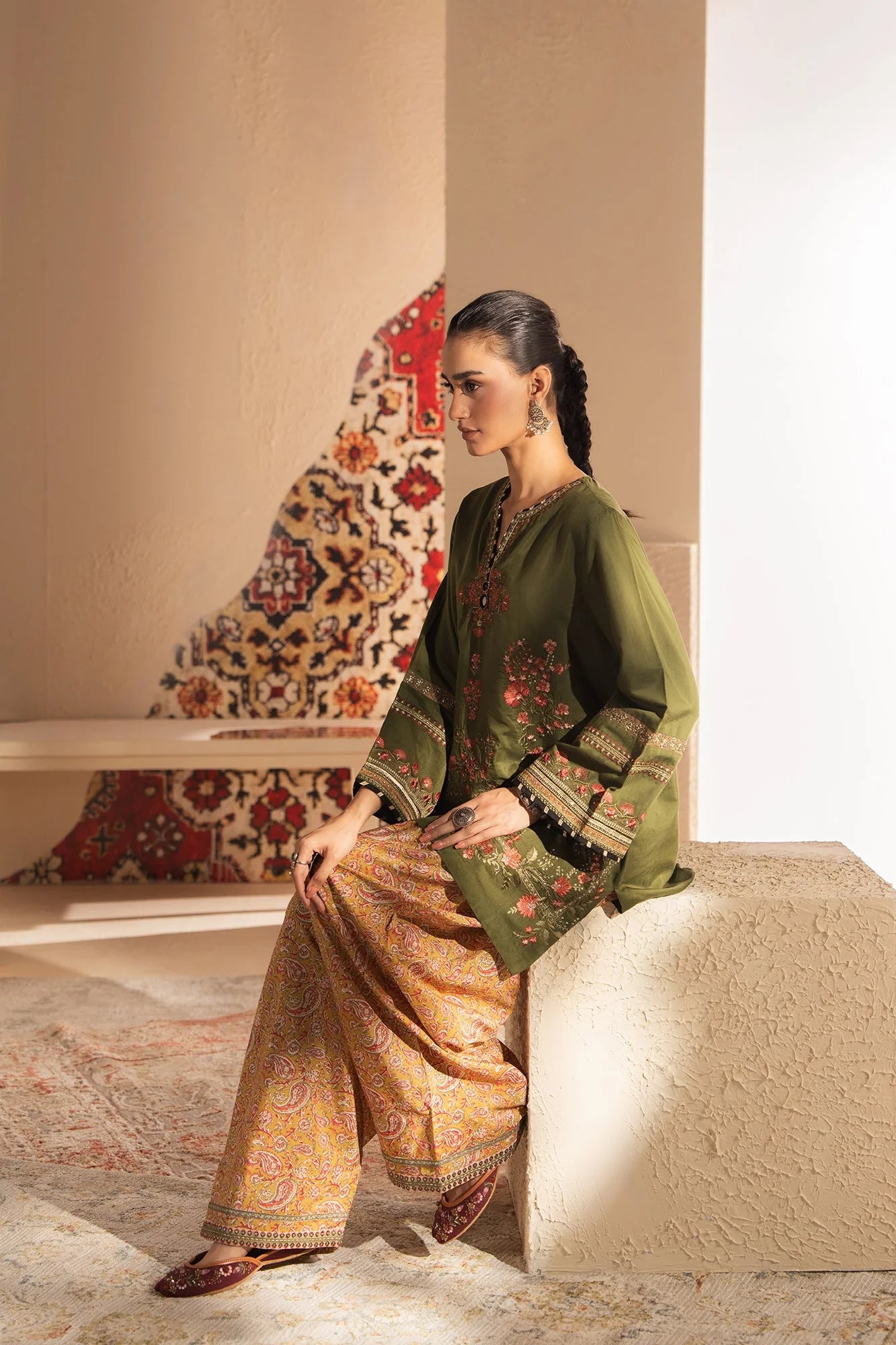 ETHNC EMBROIDERED SUIT (E4243/103/120)