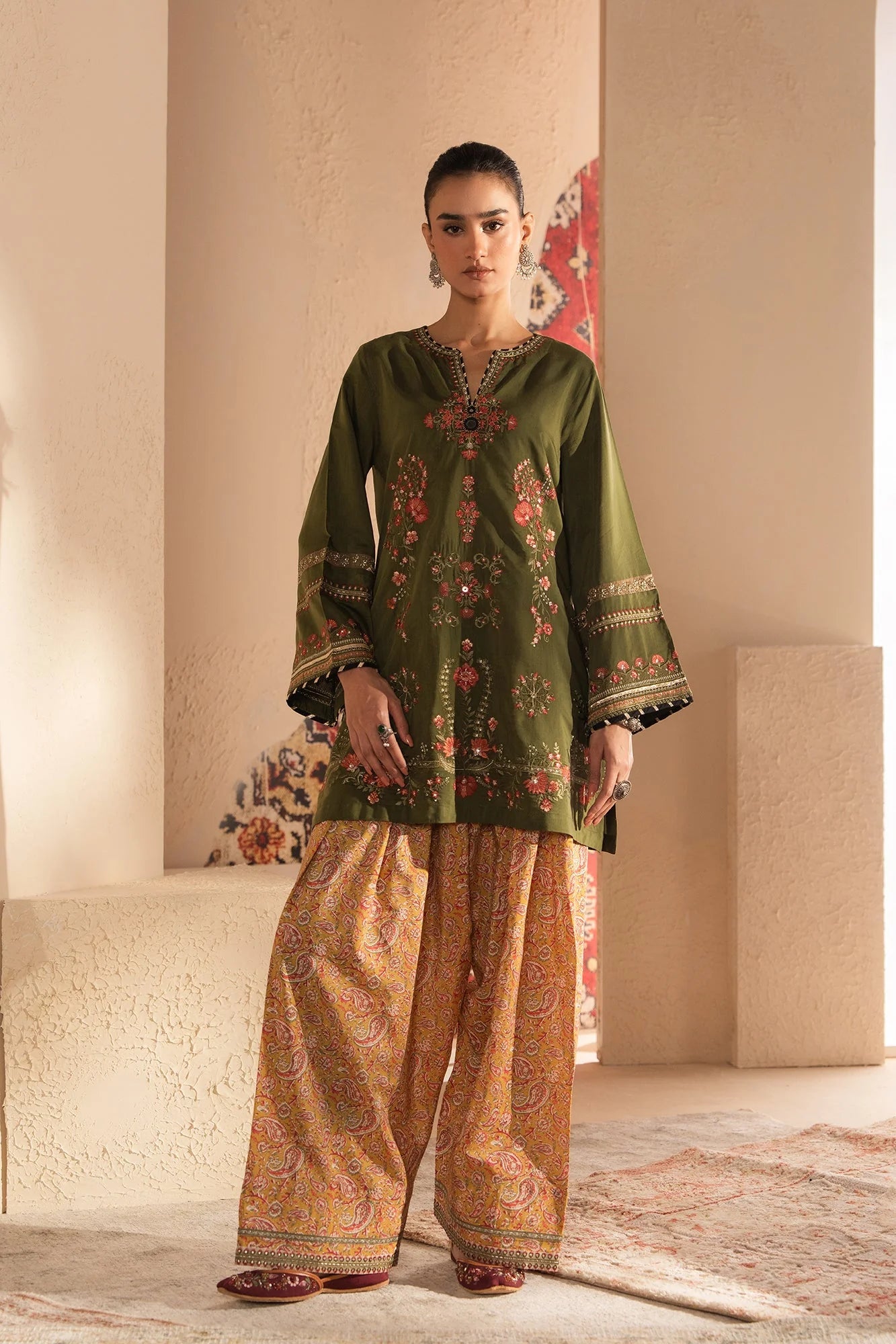 ETHNC EMBROIDERED SUIT (E4243/103/120)