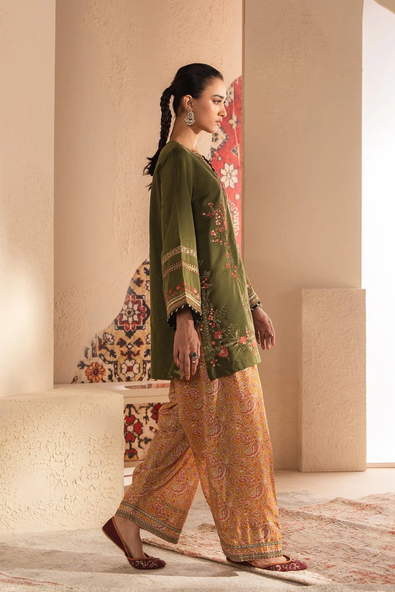 ETHNC EMBROIDERED SUIT (E4243/103/120)