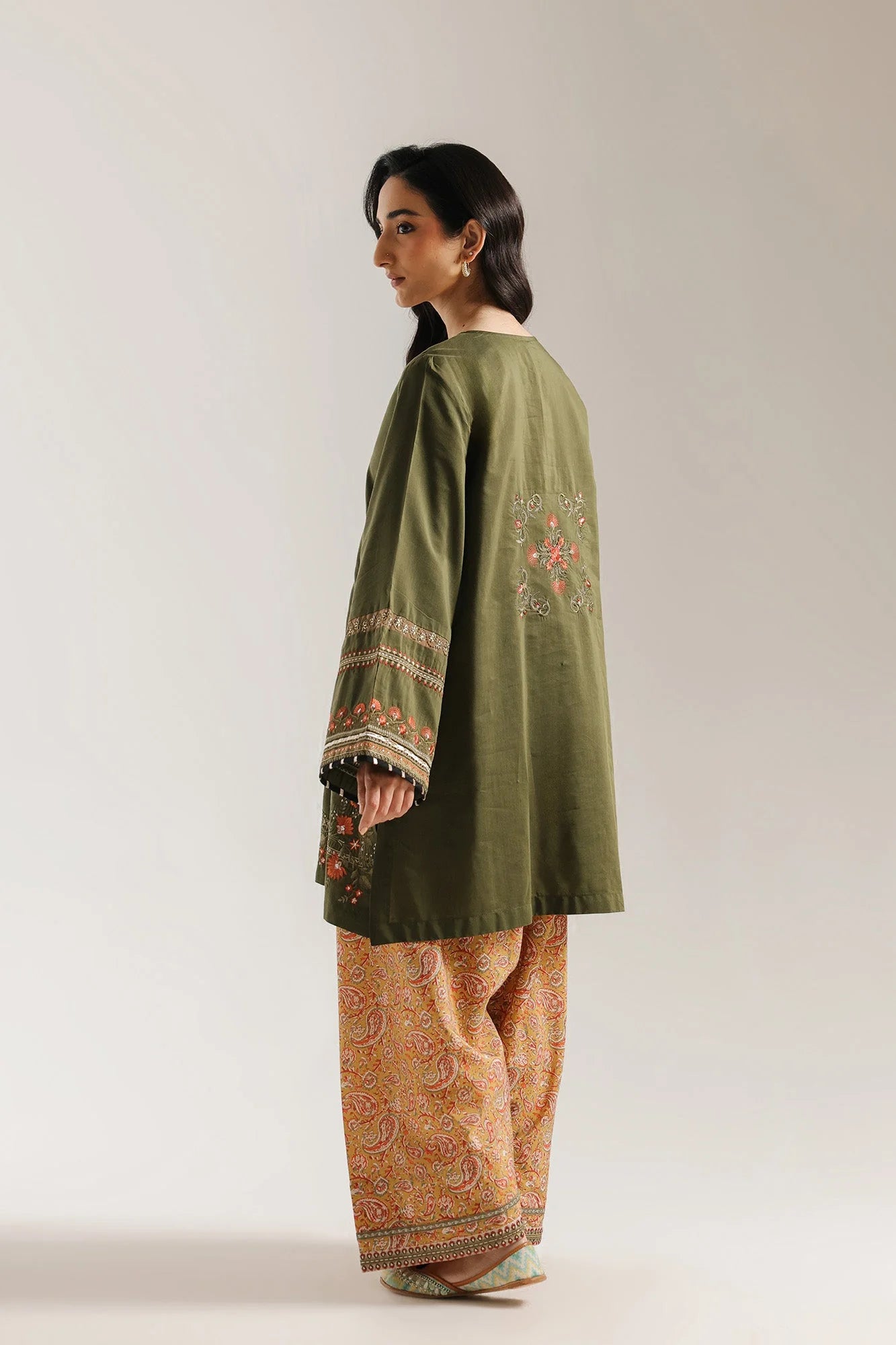 ETHNC EMBROIDERED SUIT (E4243/103/120)