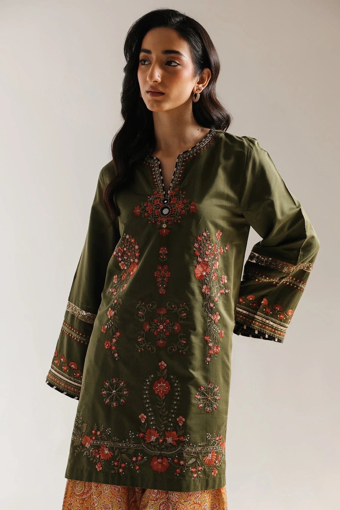 ETHNC EMBROIDERED SUIT (E4243/103/120)