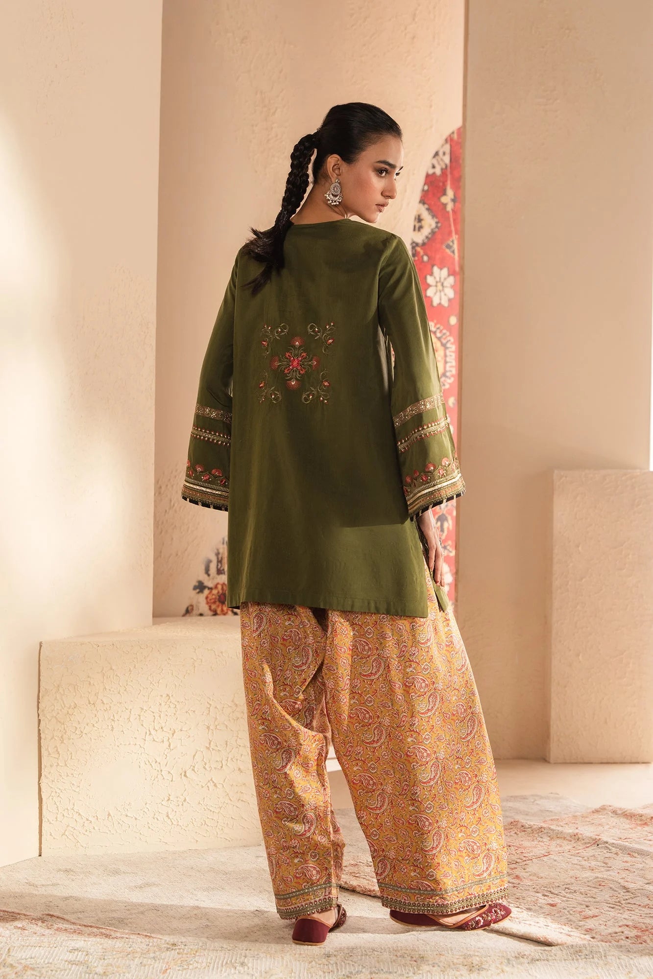 ETHNC EMBROIDERED SUIT (E4243/103/120)