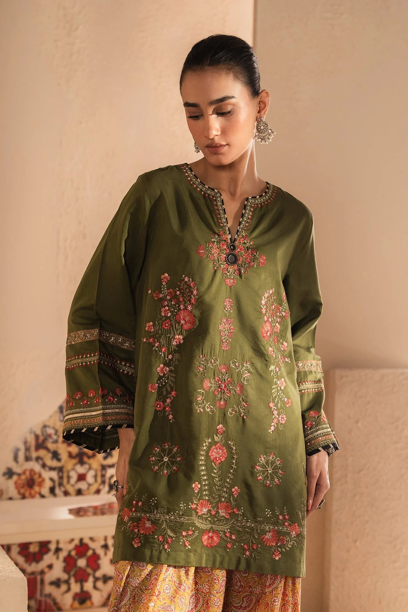ETHNC EMBROIDERED SUIT (E4243/103/120)