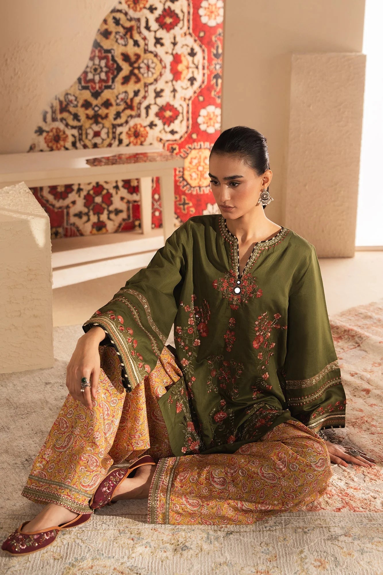 ETHNC EMBROIDERED SUIT (E4243/103/120)