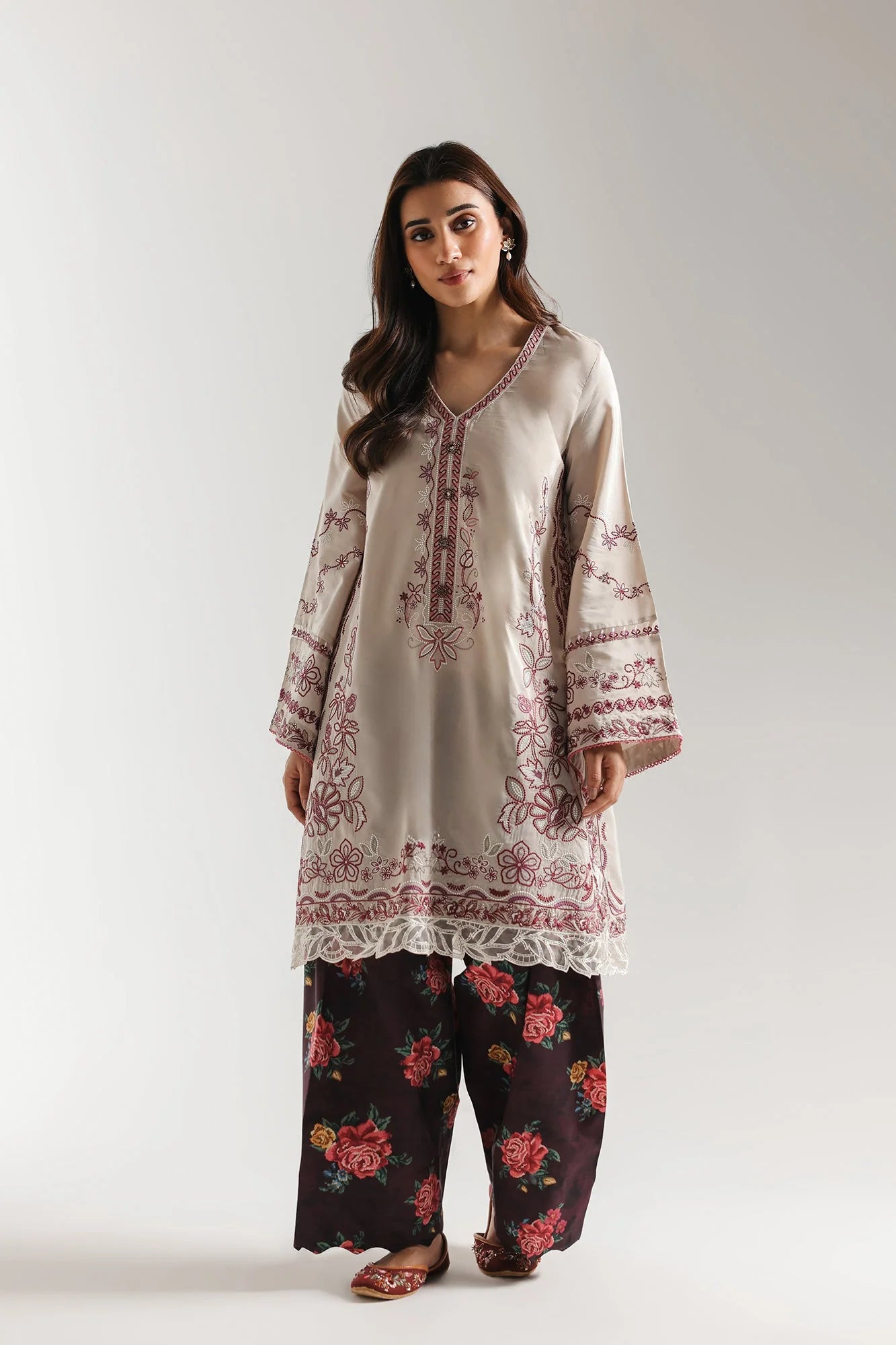 EMBROIDERED SUIT (E4246/103/817)