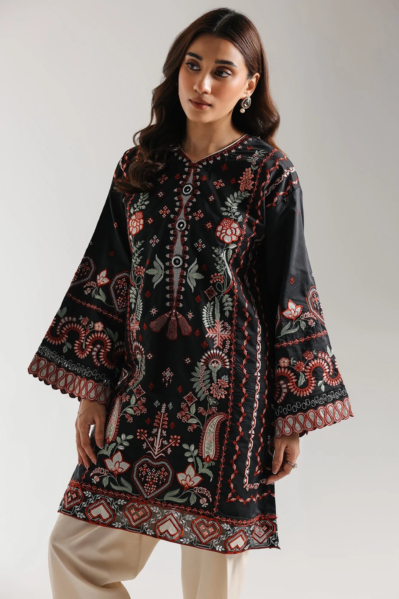 EMBROIDERED SUIT (E4252/103/901)