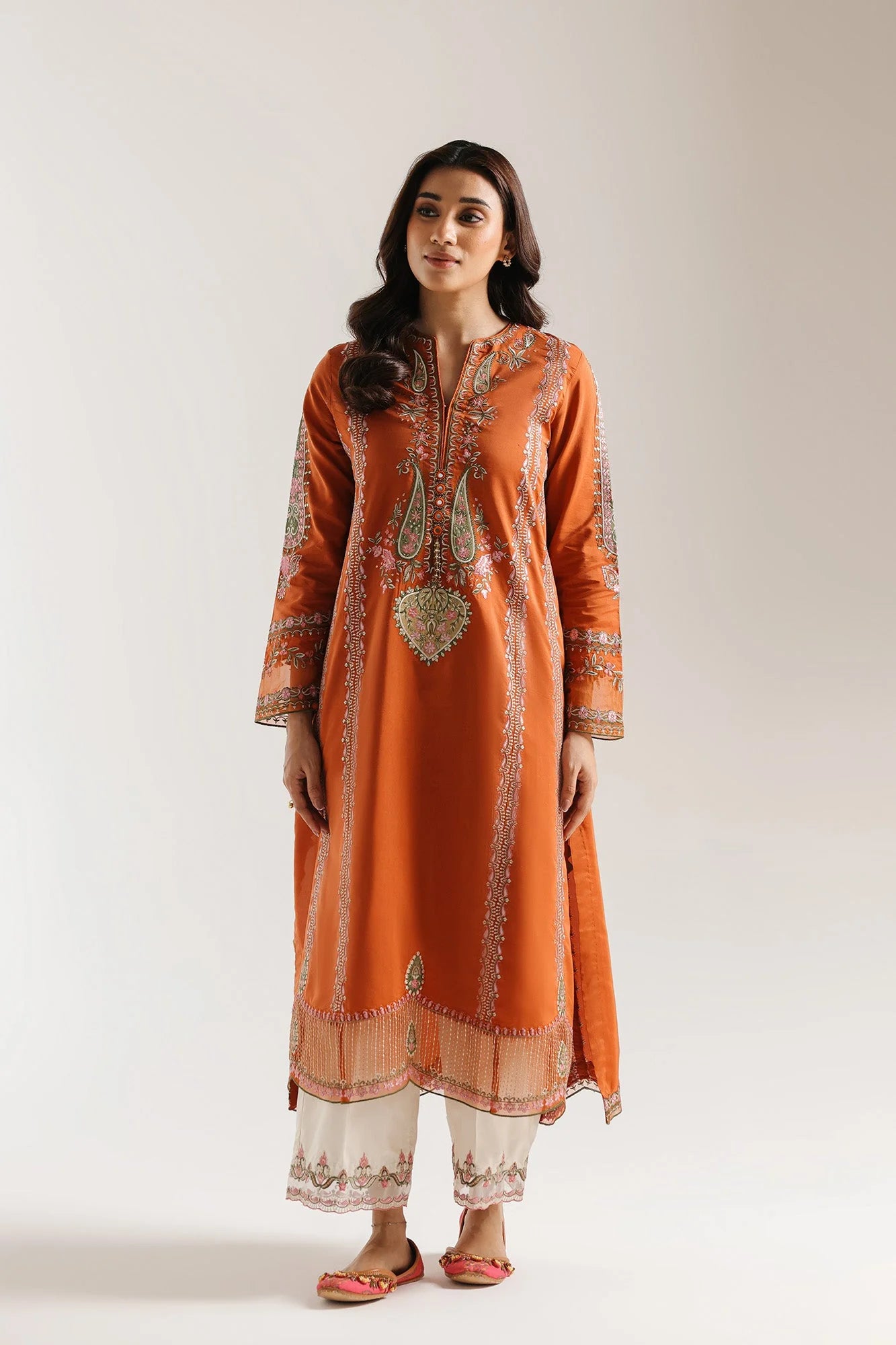 EMBROIDERED SUIT (E4254/103/209)