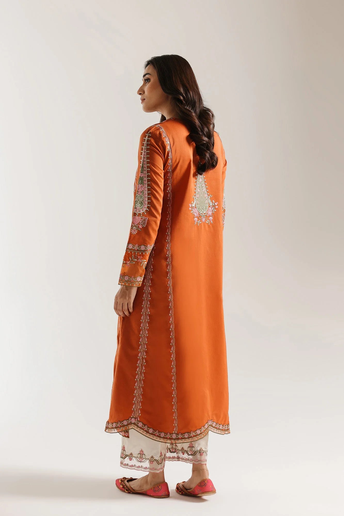 EMBROIDERED SUIT (E4254/103/209)