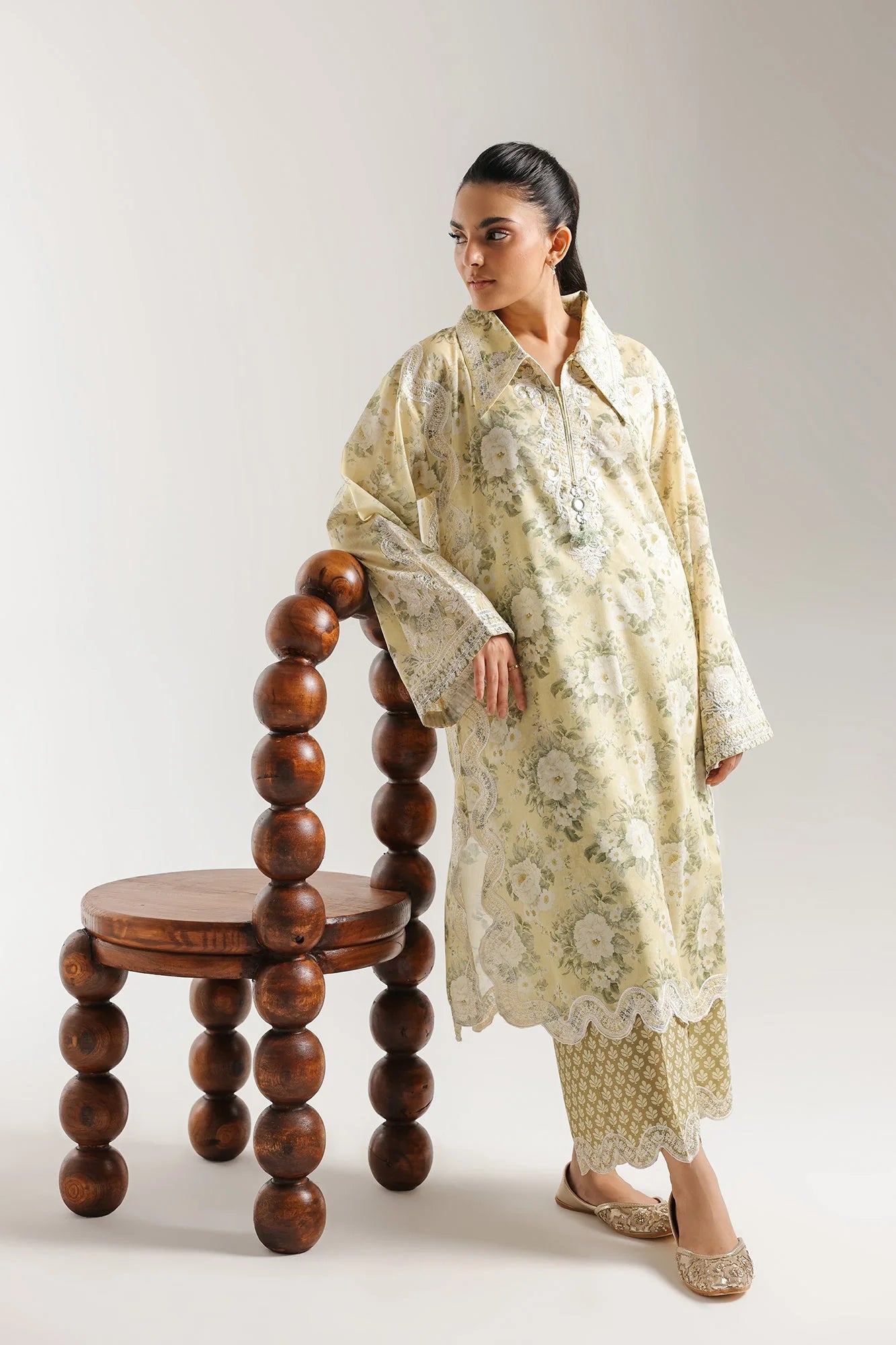 EMBROIDERED SUIT (E4272/103/110)
