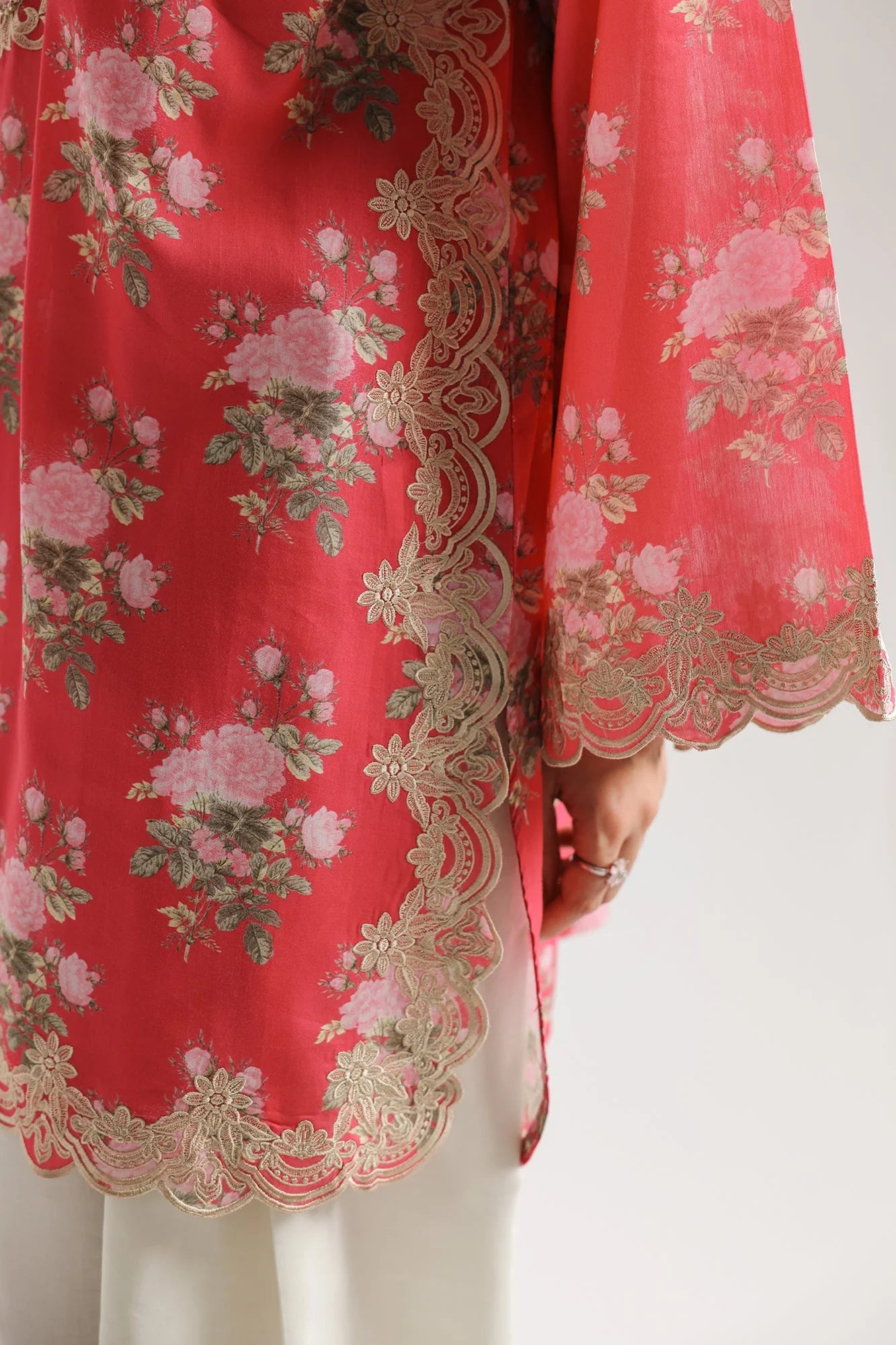 EMBROIDERED SUIT (E4273/103/406)