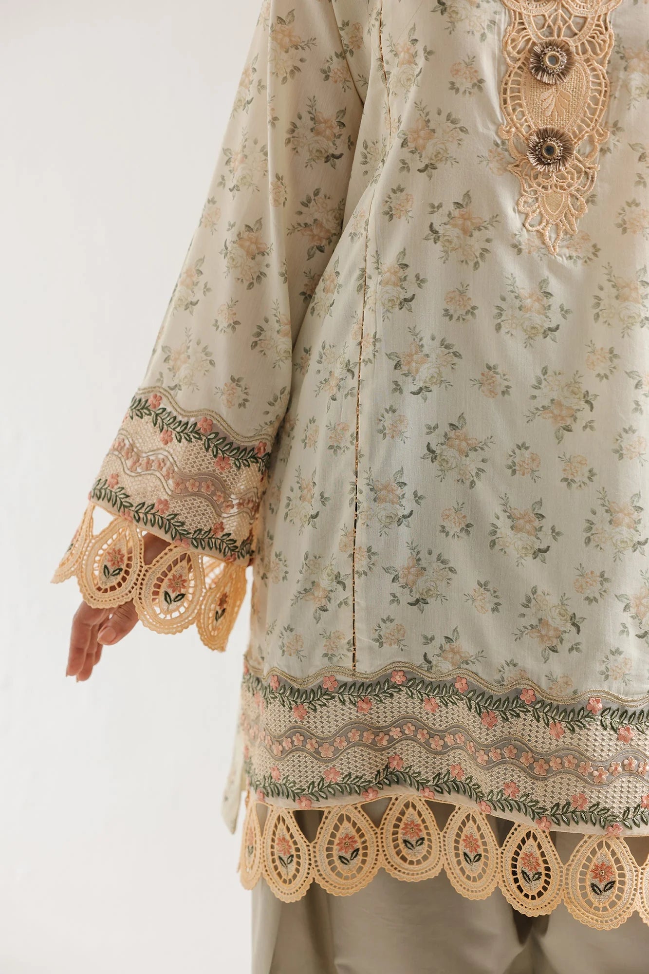 EMBROIDERED SUIT (E4274/103/115)