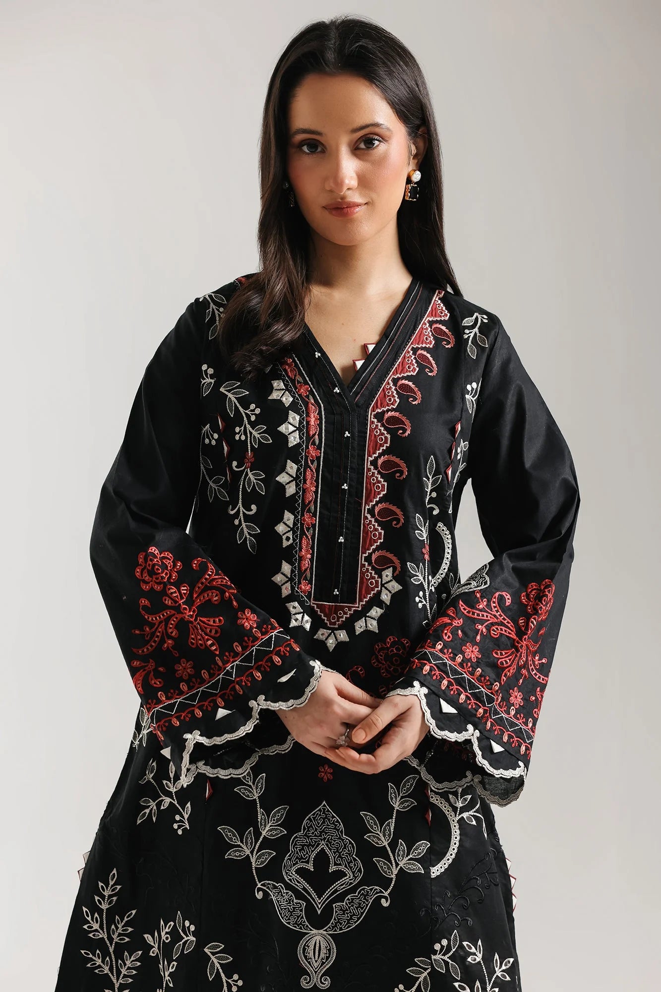 EMBROIDERED SUIT (E4275/103/901)