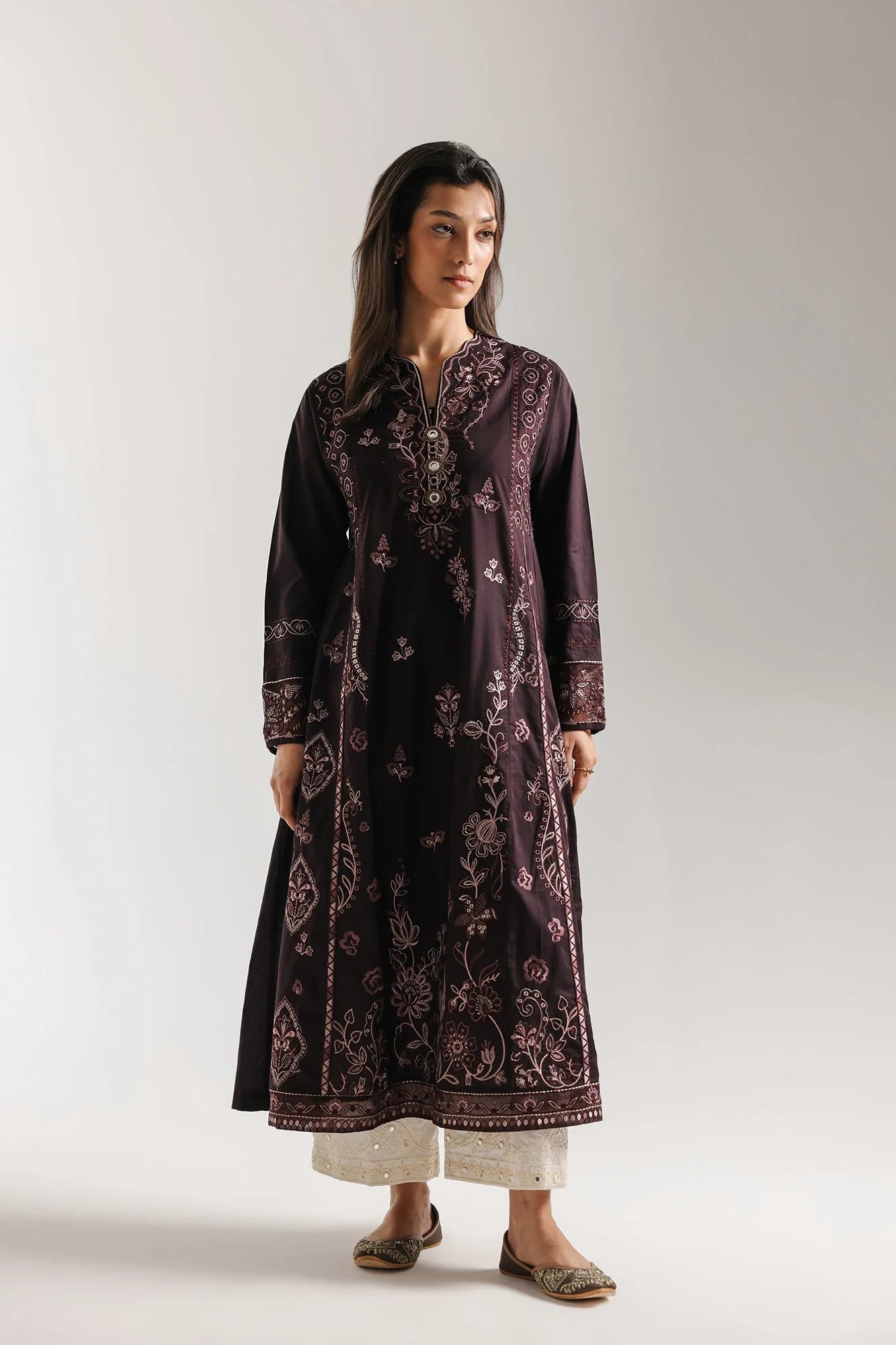 EMBROIDERED SUIT (E4283/103/516)