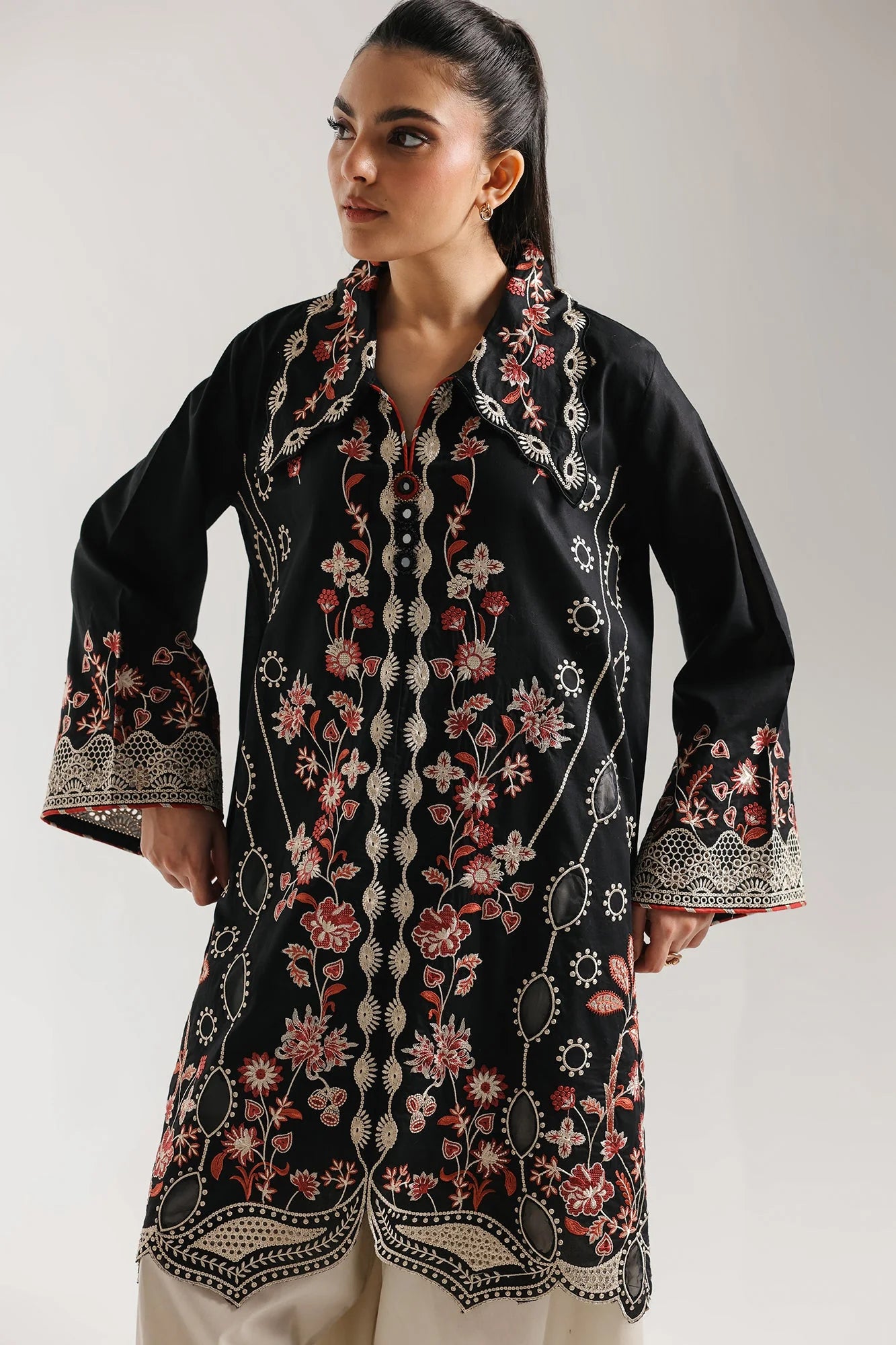 EMBROIDERED SUIT (E4284/103/901)