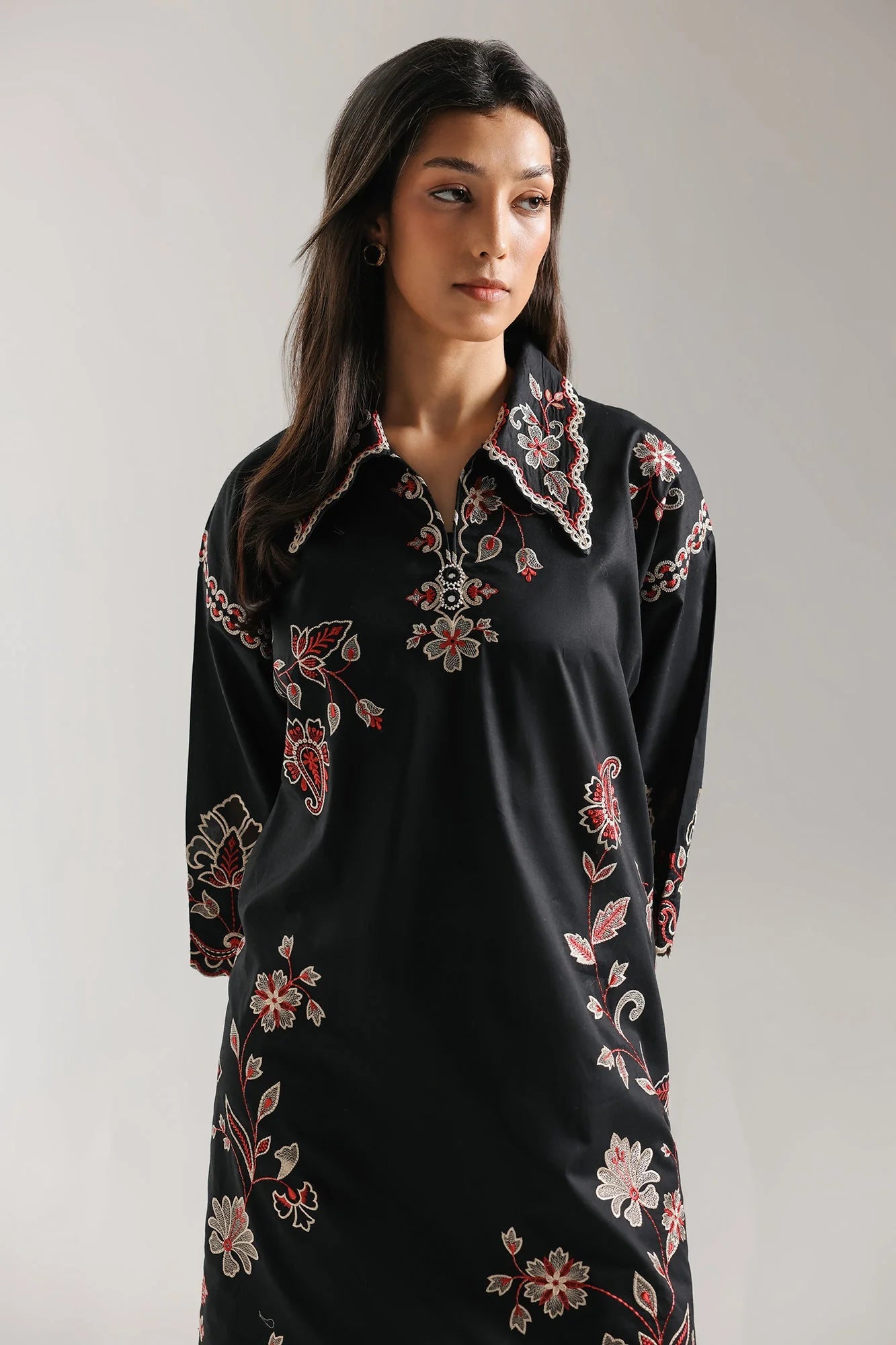 EMBROIDERED SUIT (E4285/103/901)