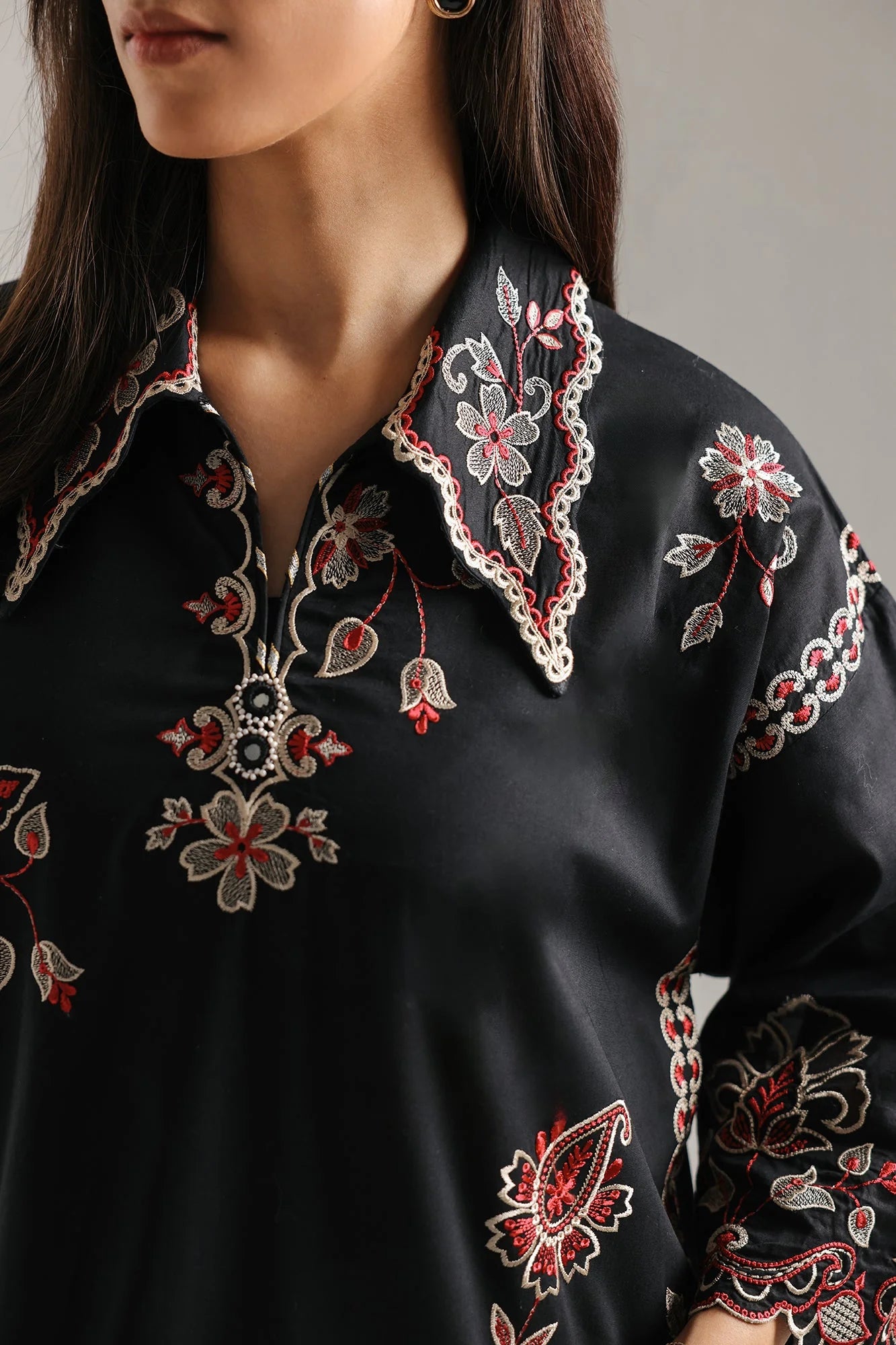 EMBROIDERED SUIT (E4285/103/901)