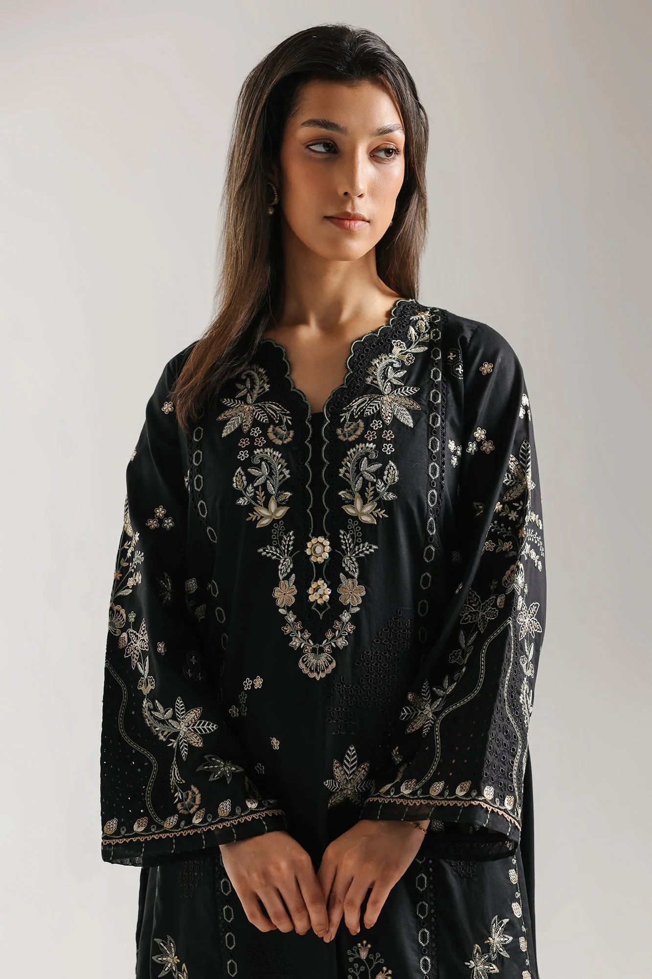 EMBROIDERED SUIT (E4286/103/902)