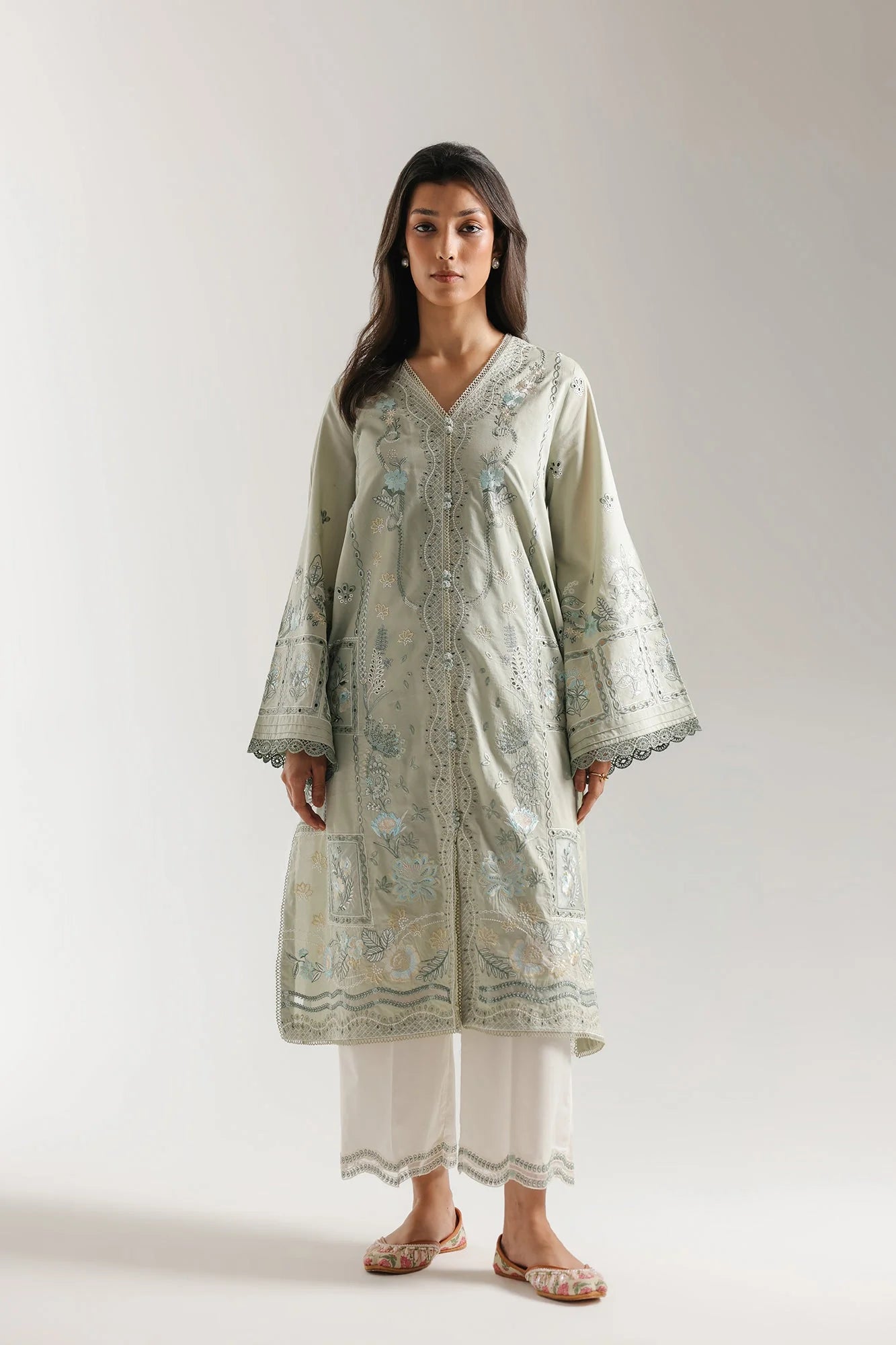 EMBROIDERED SUIT (E4292/103/130)