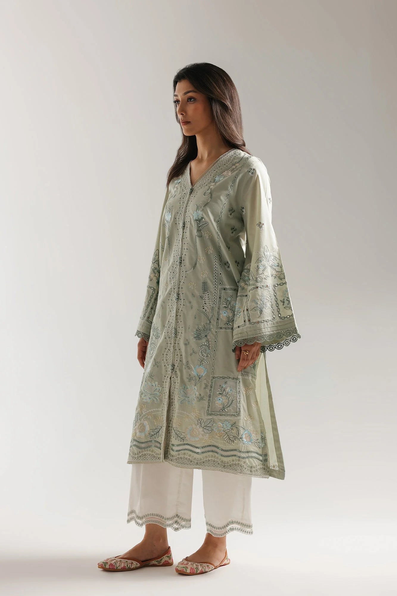 EMBROIDERED SUIT (E4292/103/130)