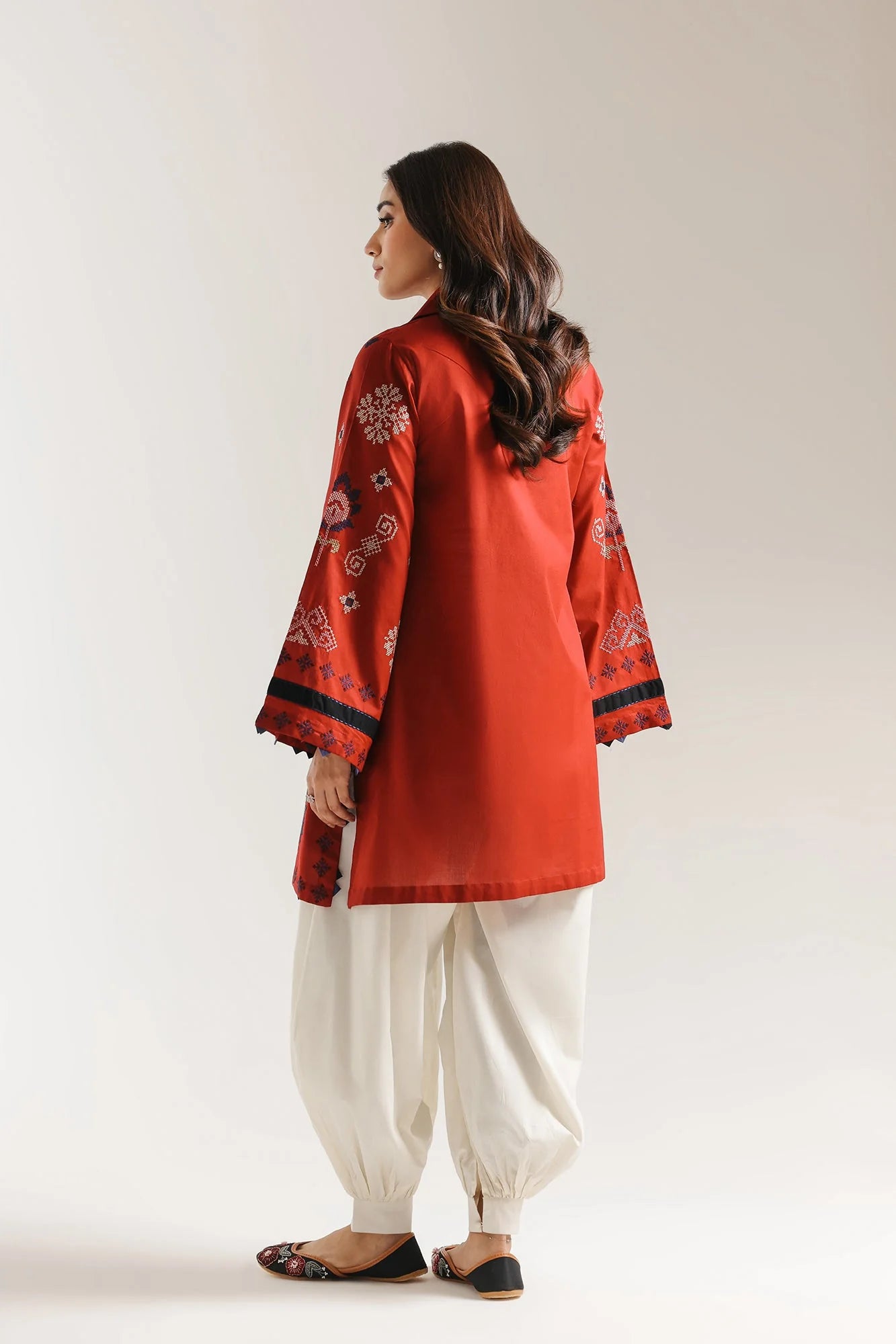 EMBROIDERED SUIT (E4299/103/305)
