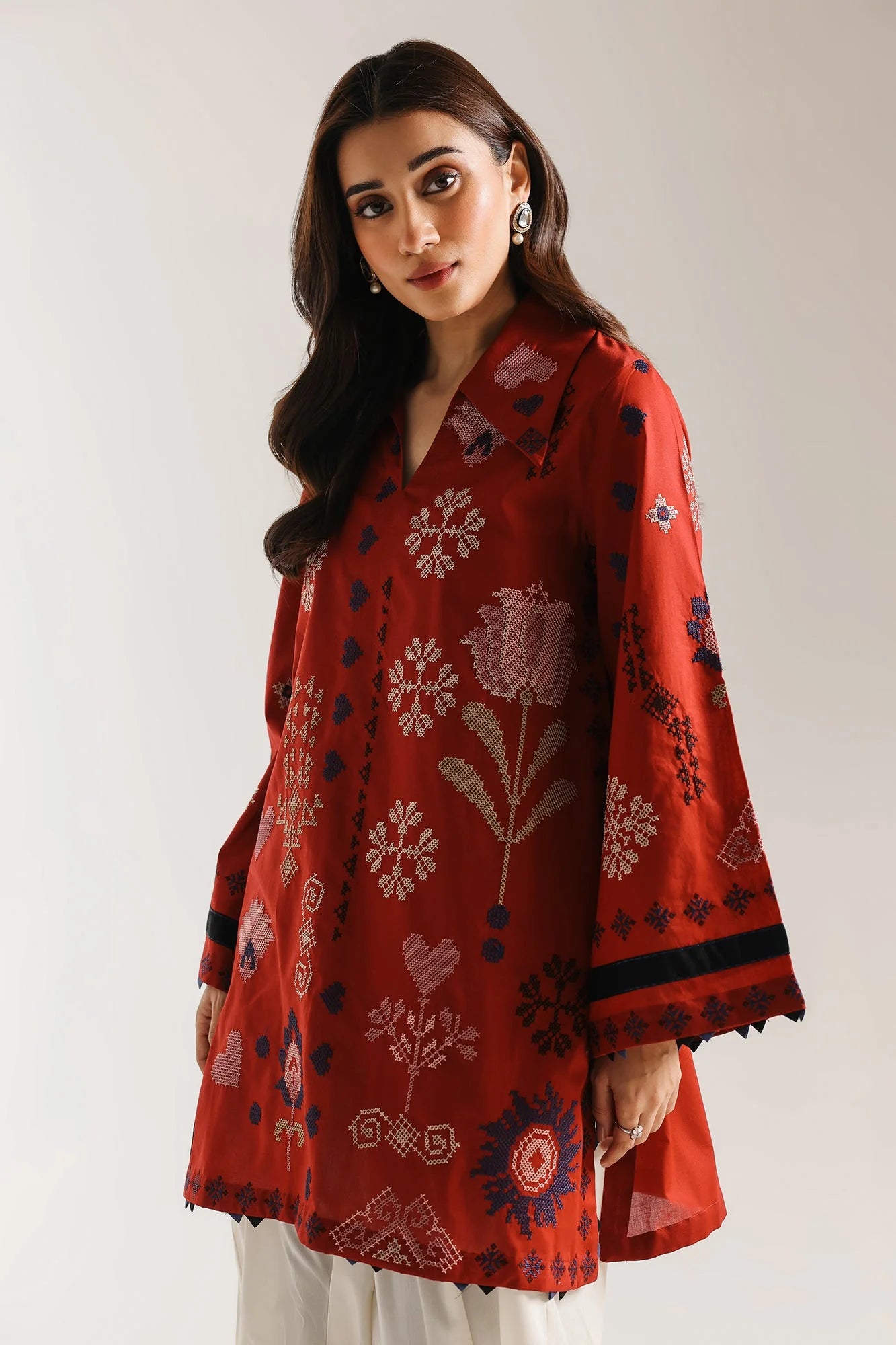 EMBROIDERED SUIT (E4299/103/305)