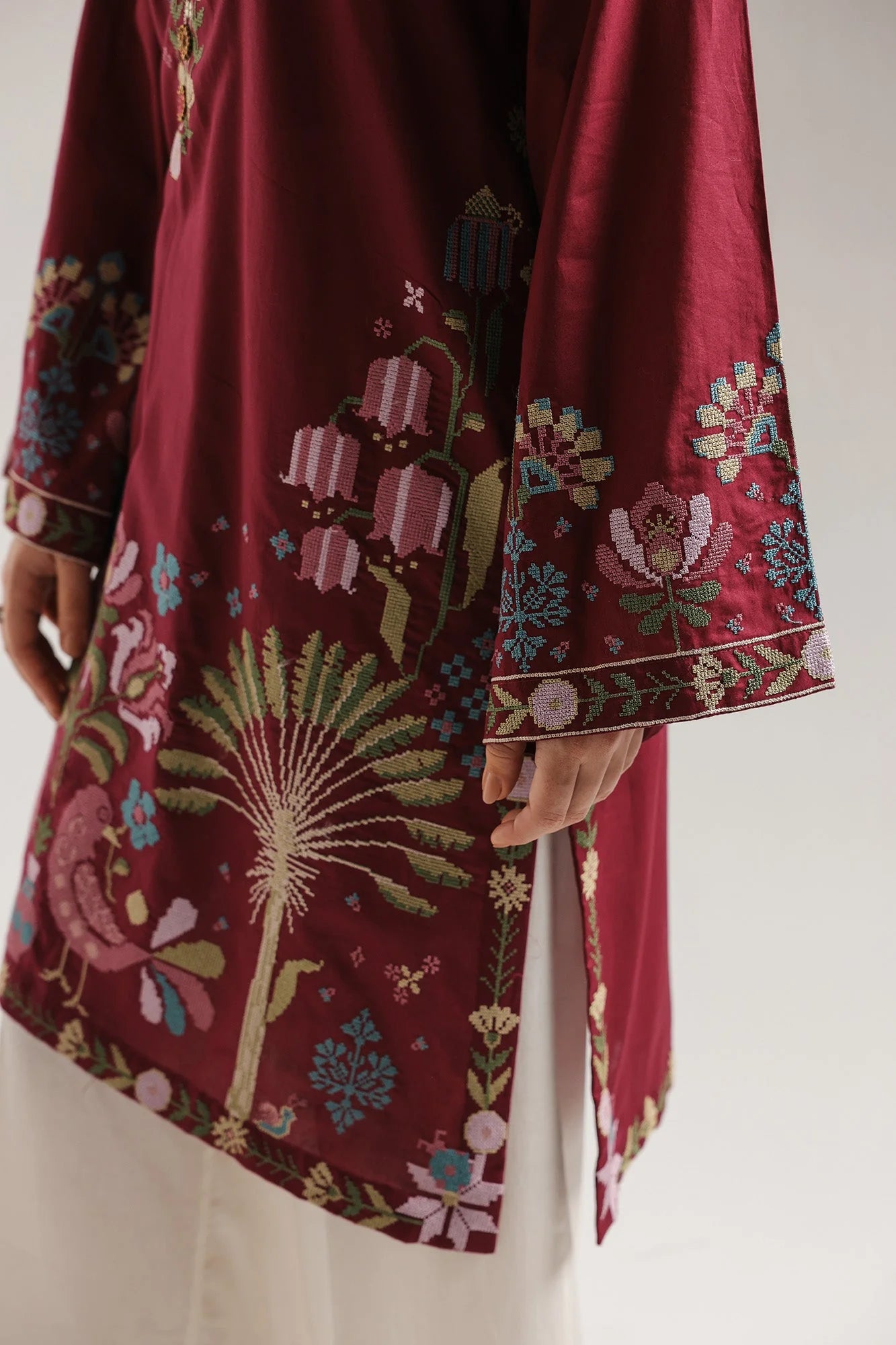 EMBROIDERED SUIT (E4300/103/414)