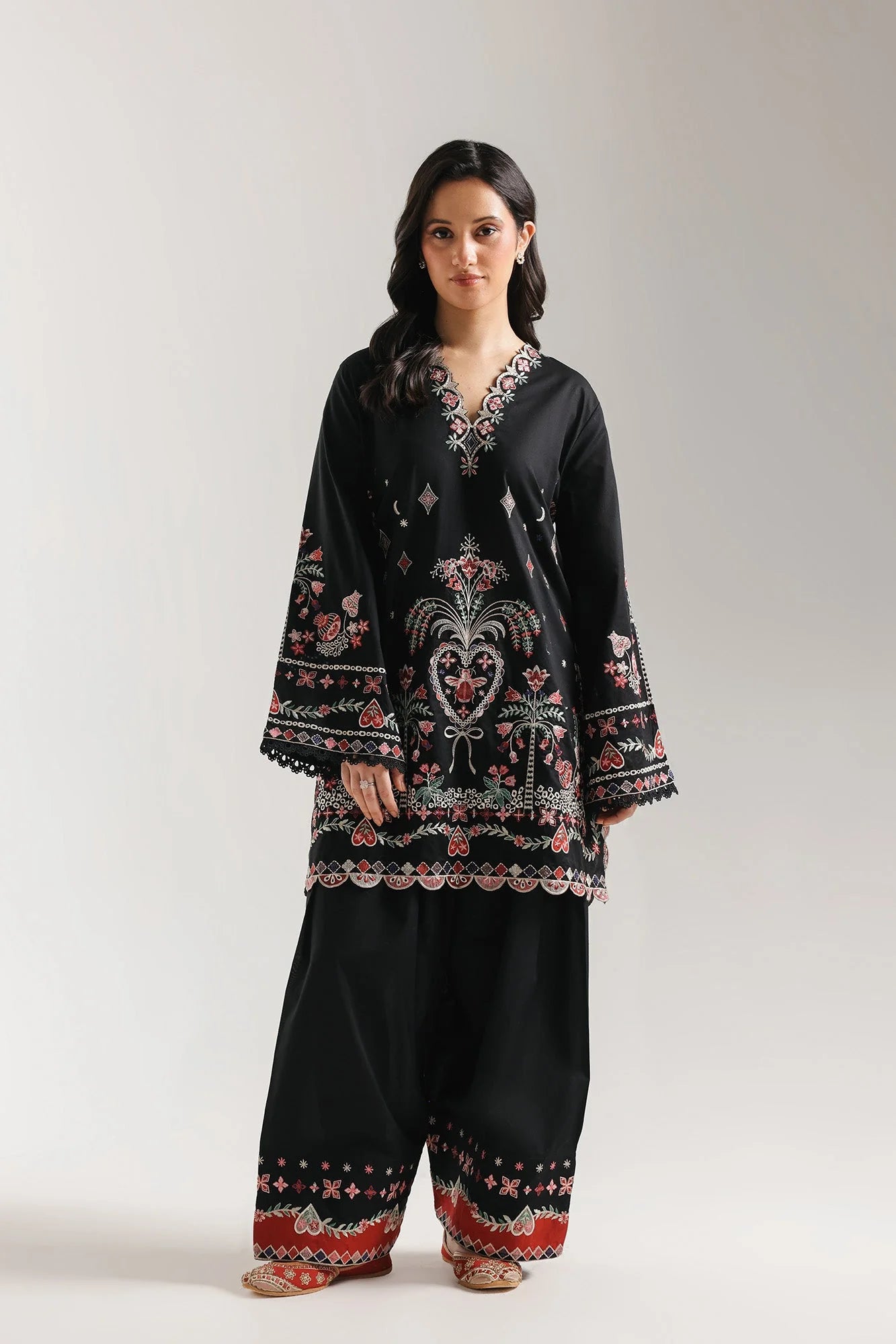 EMBROIDERED SUIT (E4301/103/901)