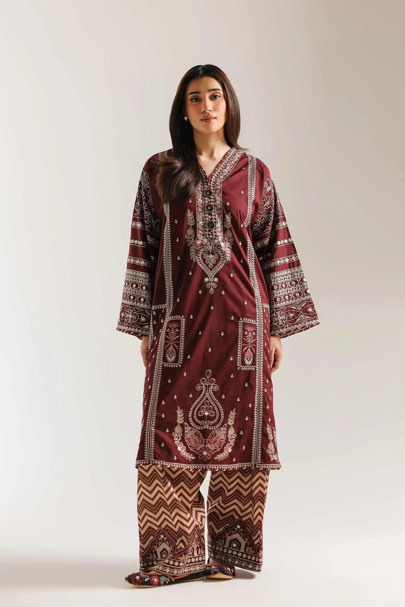 EMBROIDERED SUIT (E4302/103/414)