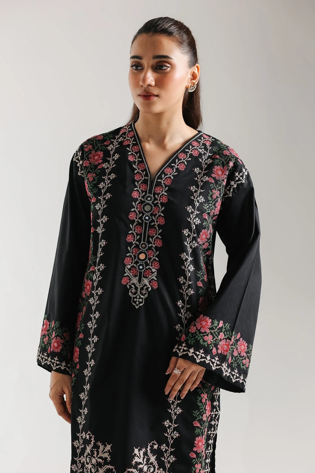 EMBROIDERED SUIT (E4307/103/901)