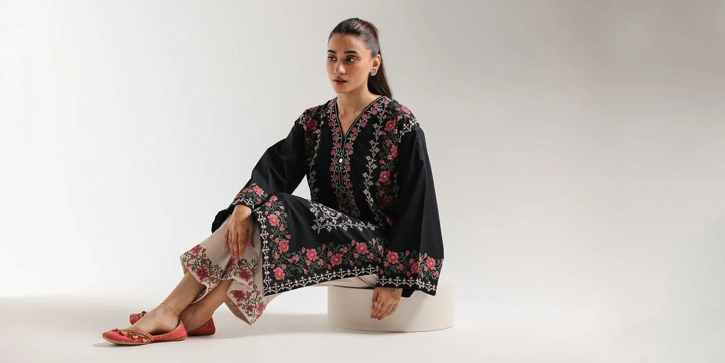 EMBROIDERED SUIT (E4307/103/901)