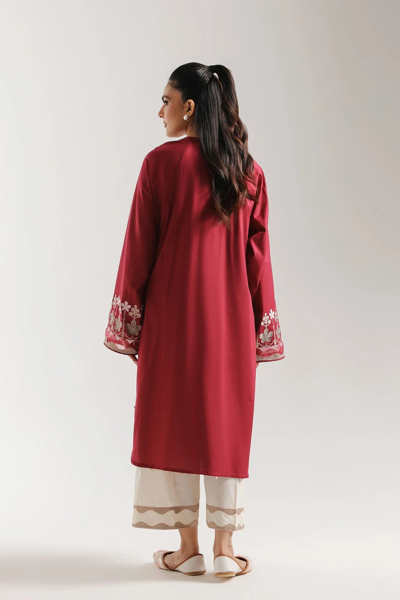 EMBROIDERED SUIT (E4318/103/524)