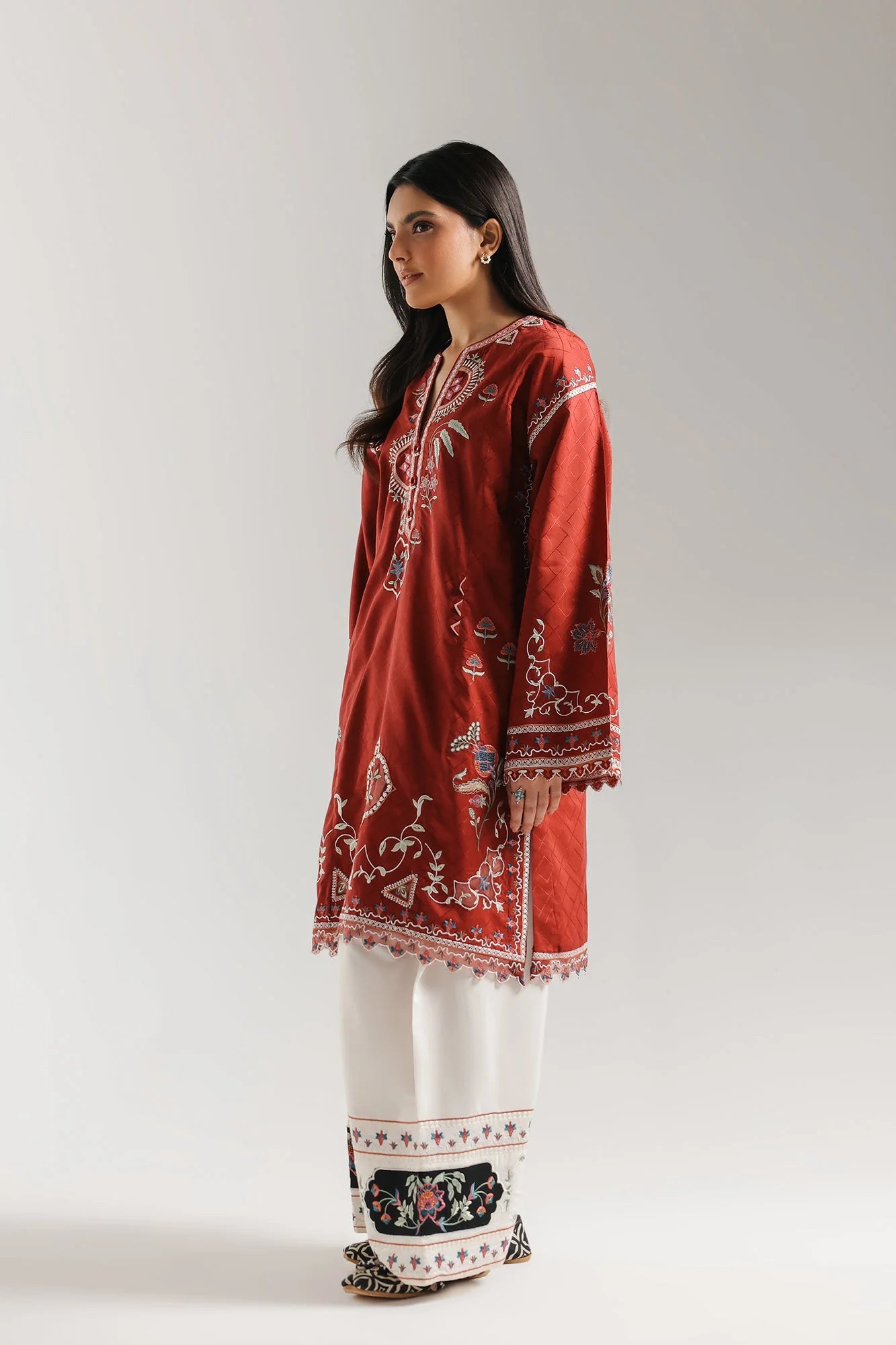 EMBROIDERED SUIT (E4320/103/304)