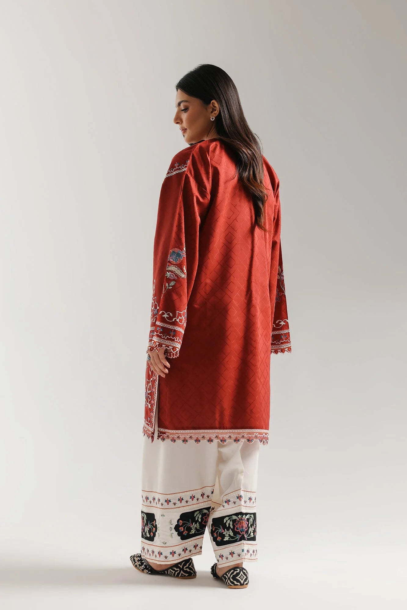 EMBROIDERED SUIT (E4320/103/304)